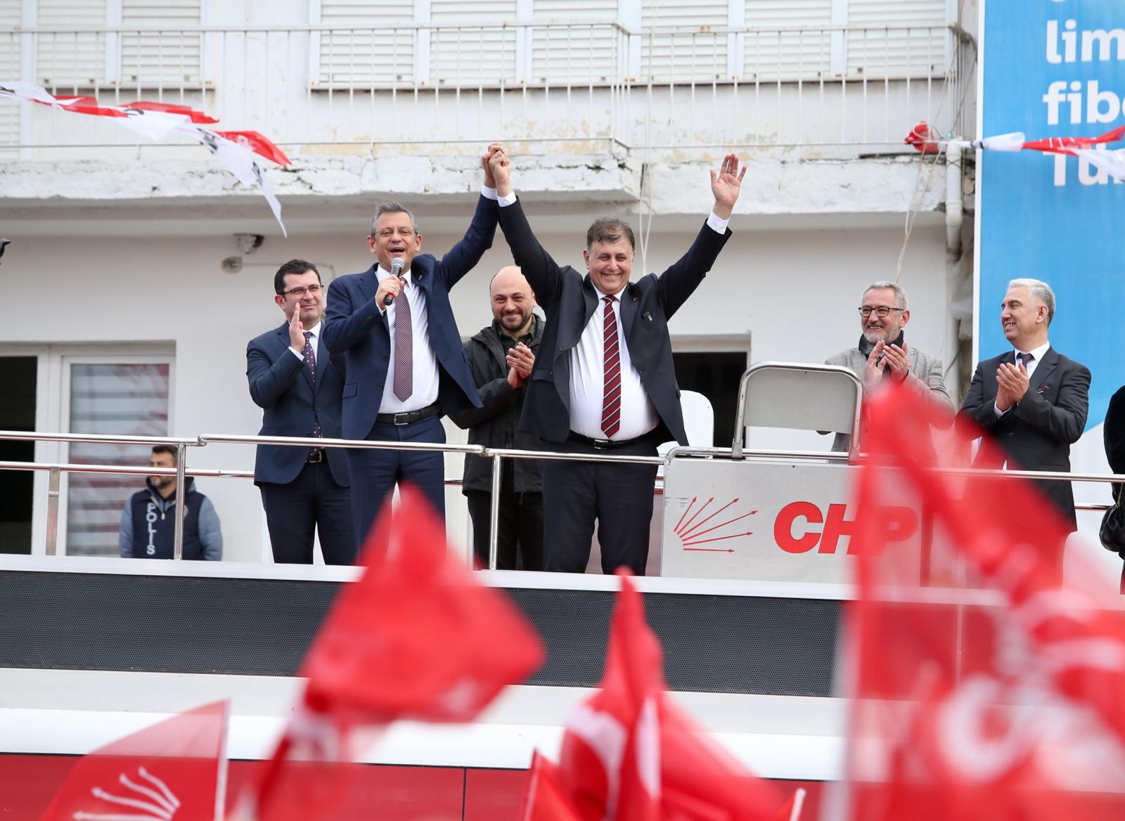 Özel’den bayram ikramiyesinin 3000 TL olmasına tepki