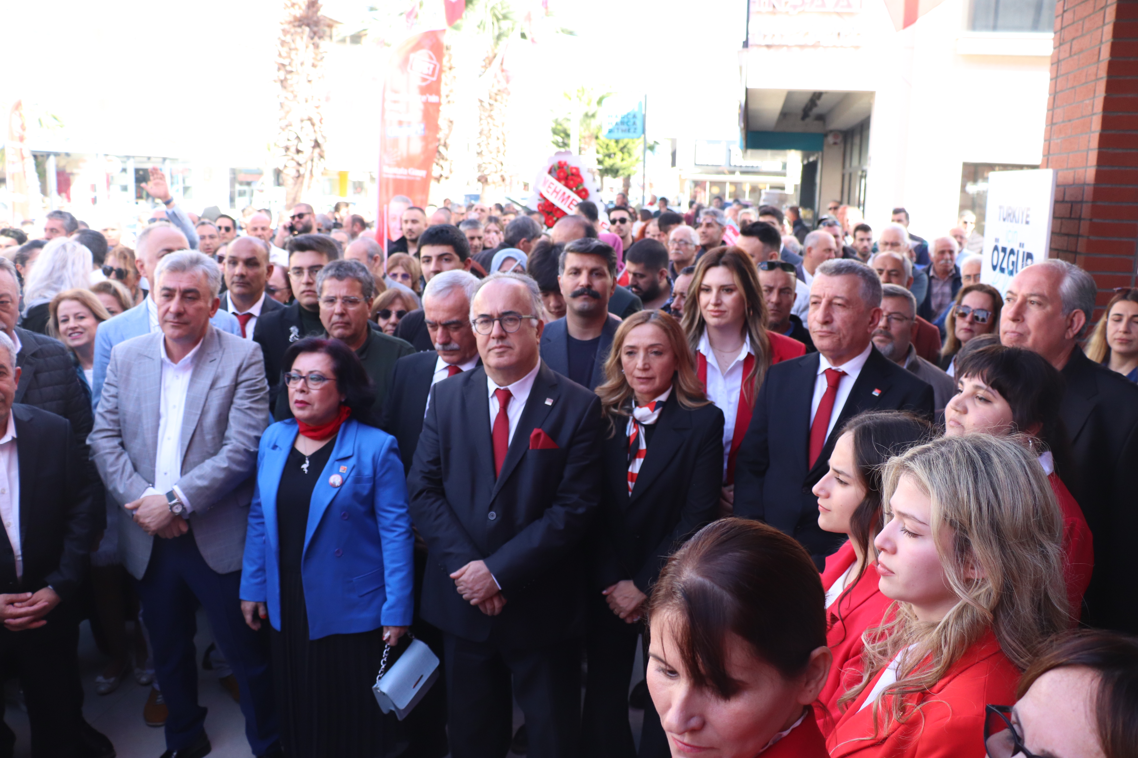 Güzelbahçe’de Seçim Koordinasyon Merkezi Büyük Bir Coşkuyla Açıldı