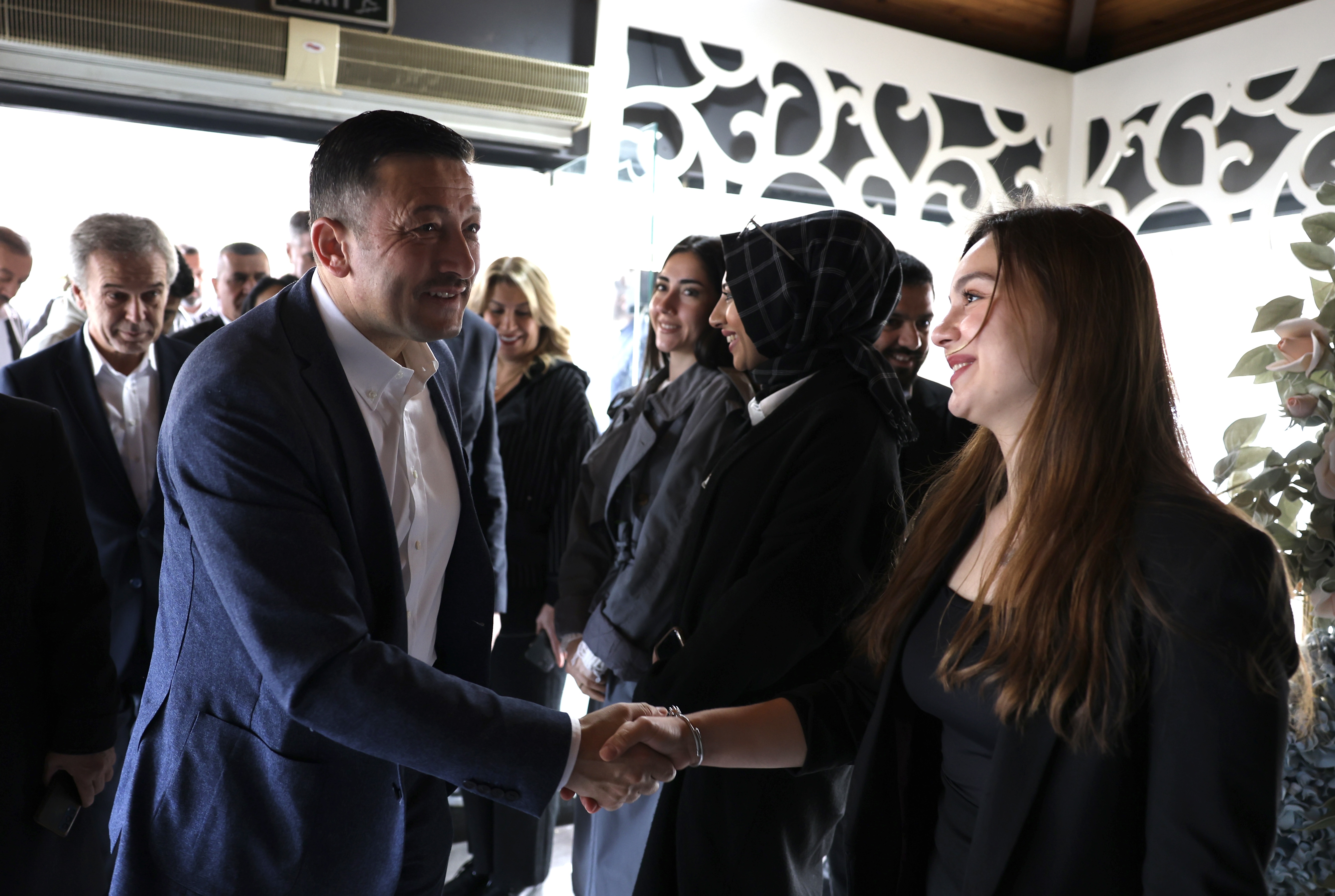 DP’den 32 Kişi AK Parti’ye Geçti