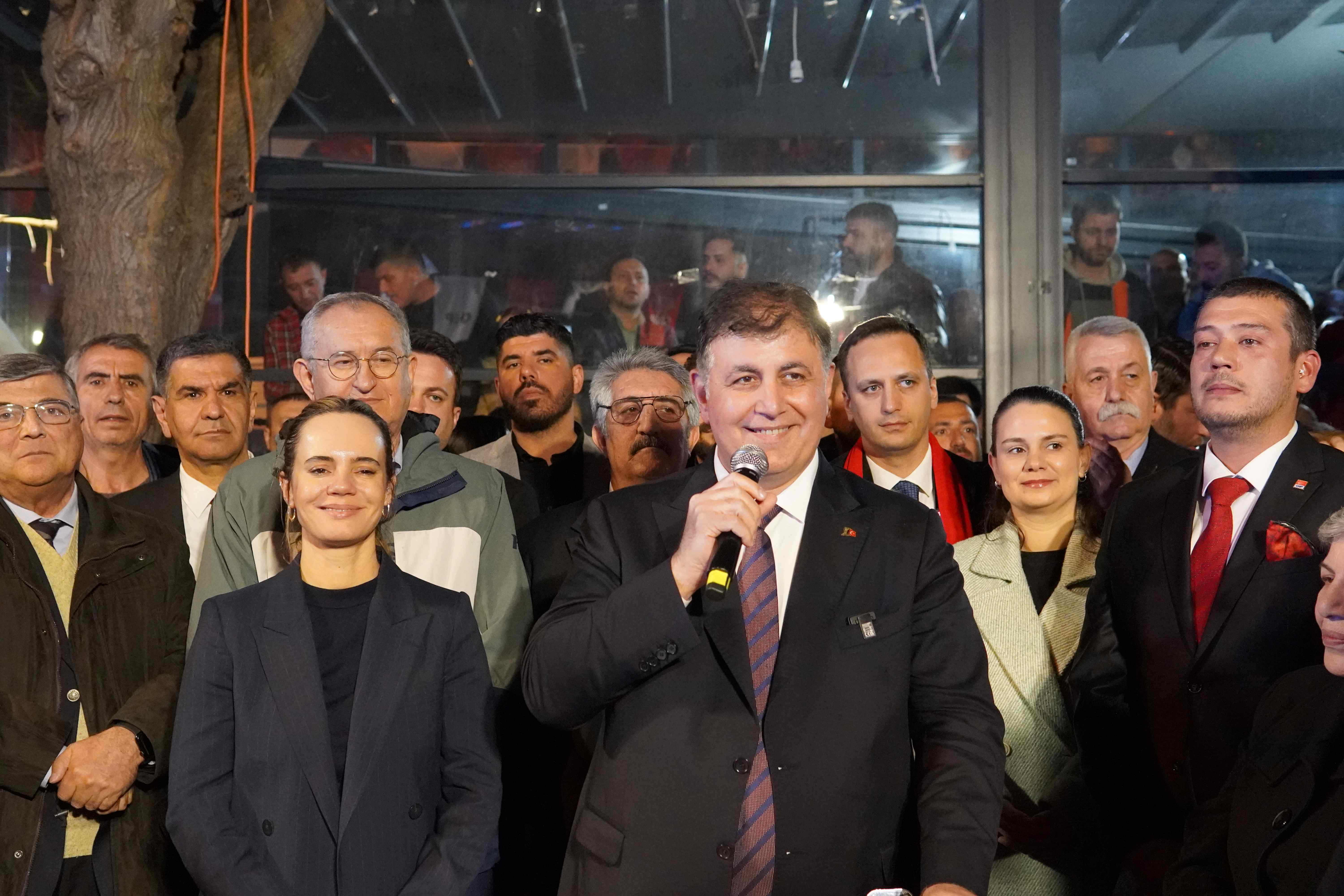 CHP’li Eşki’den miting gibi açılış