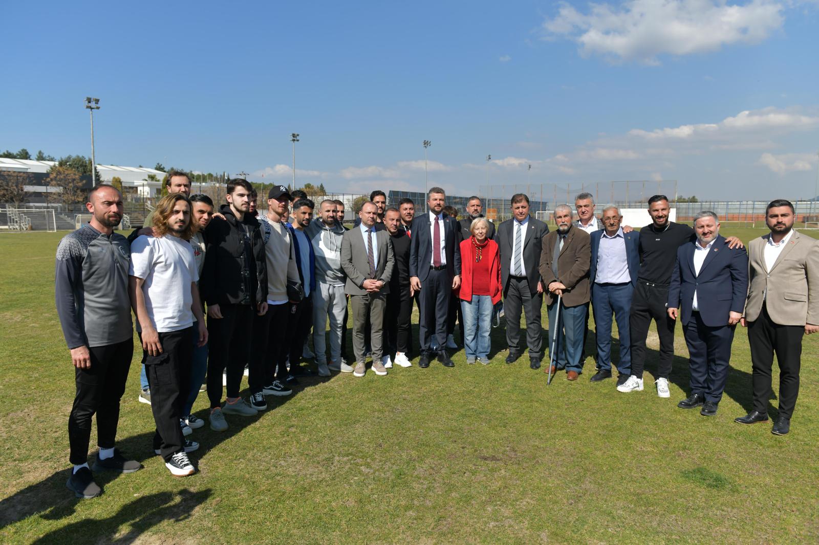 Başkan Tugay, Sporcu Sağlık Merkezi kuracaklarının müjdesini verdi