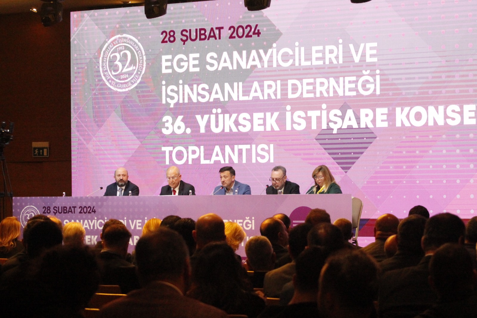 İZBB Adayları iş insanları ile bir araya gelerek projelerinden bahsetti 