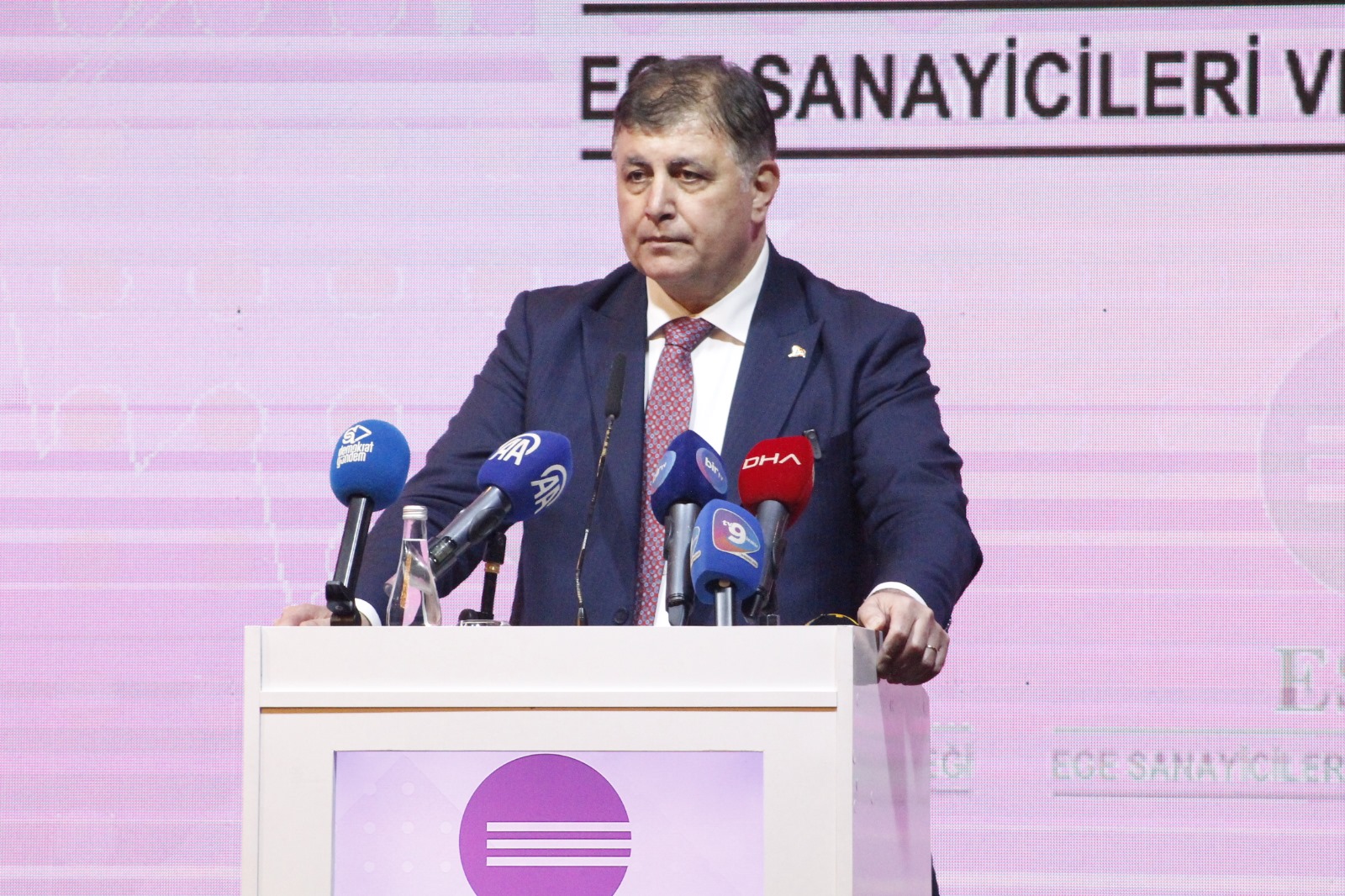 İZBB Adayları iş insanları ile bir araya gelerek projelerinden bahsetti 