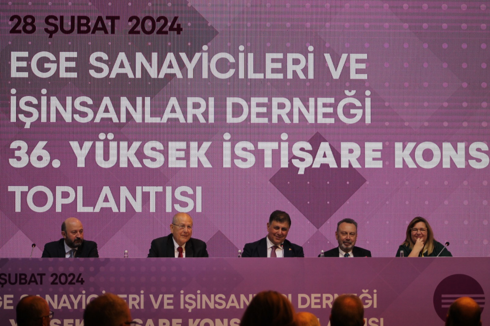 İZBB Adayları iş insanları ile bir araya gelerek projelerinden bahsetti 