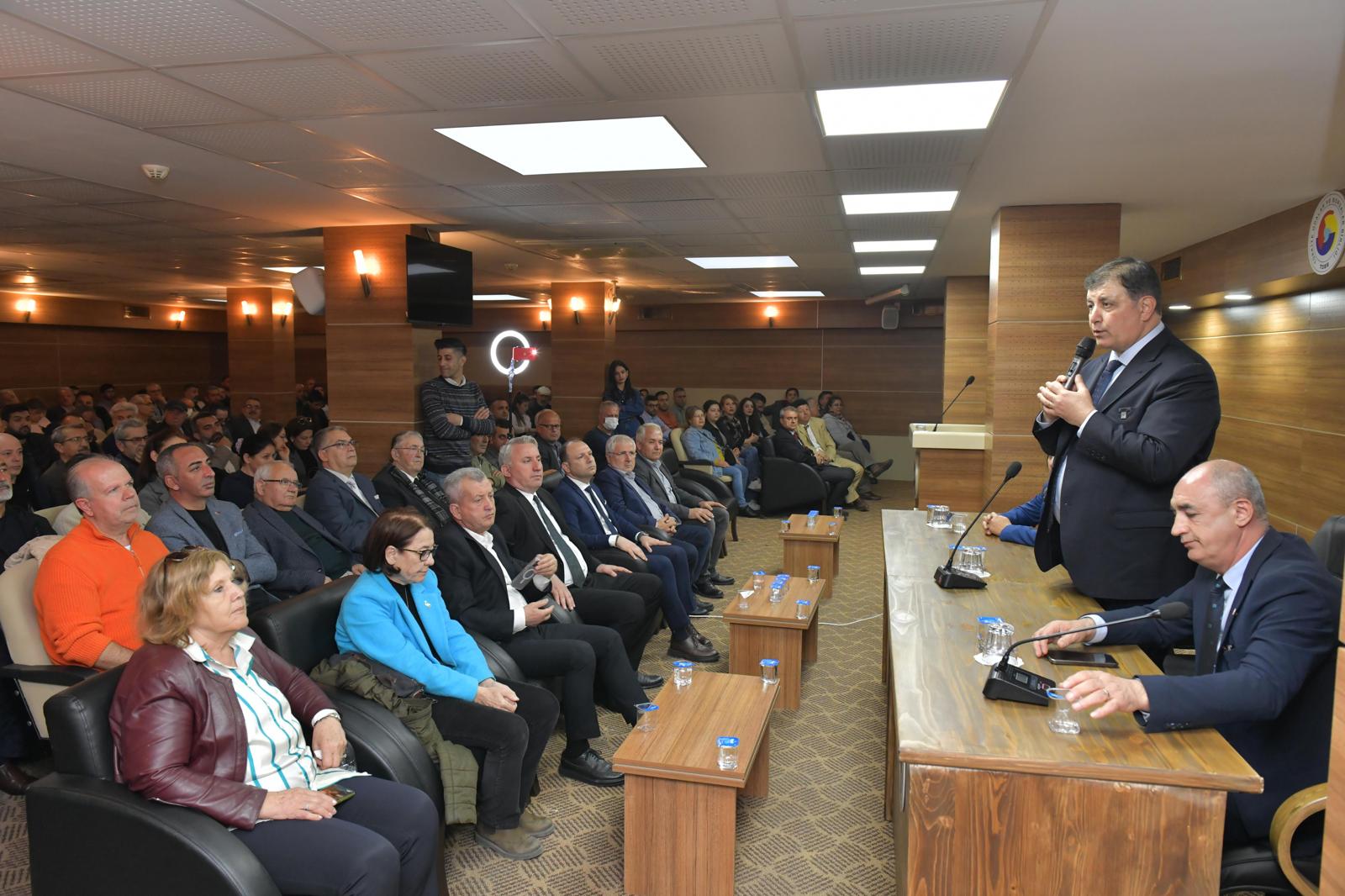 Başkan Tugay: Sandığa gidin, bize şans verin
