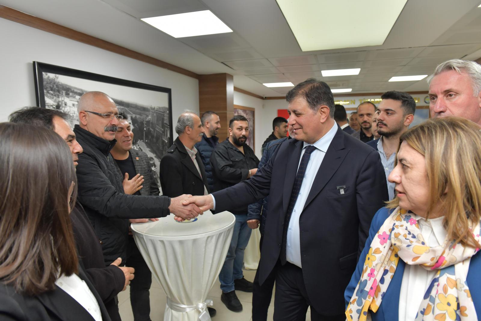 Başkan Tugay: Sandığa gidin, bize şans verin