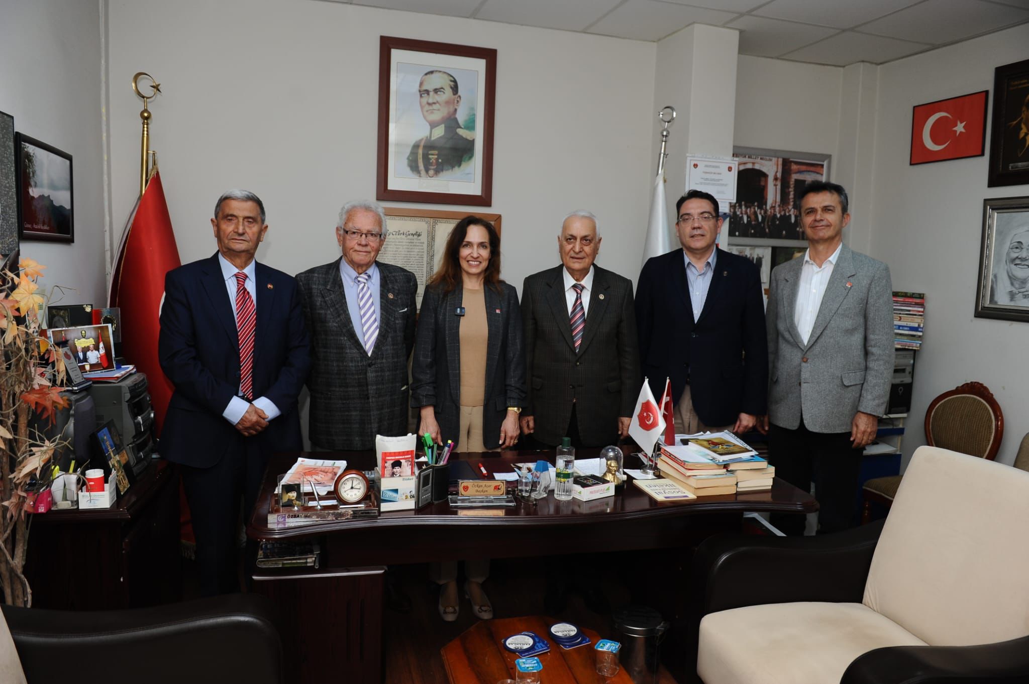 CHP Karşıyaka Adayı Ünsal’dan kahramanlara vefa ziyaretleri