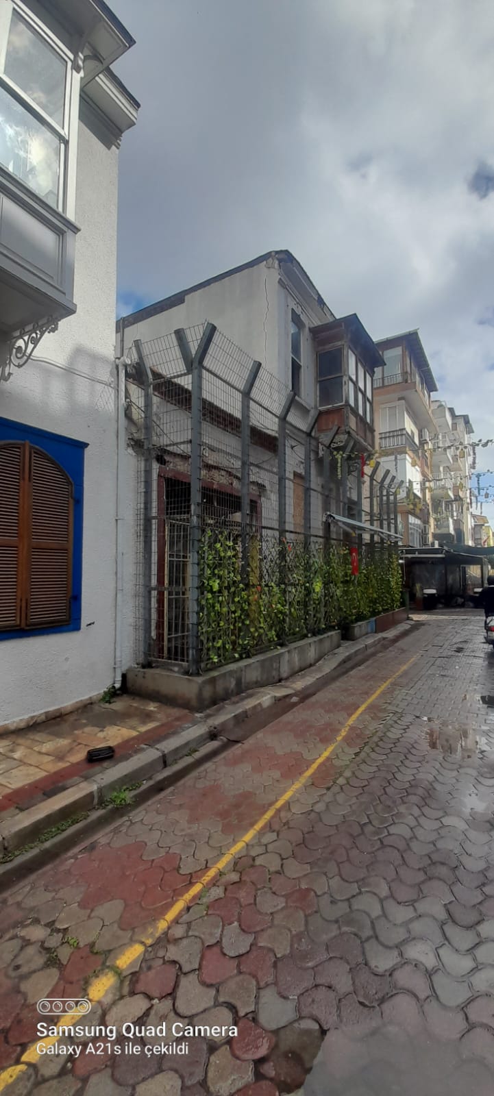 Tarihi bina bakımsızlığa yenildi