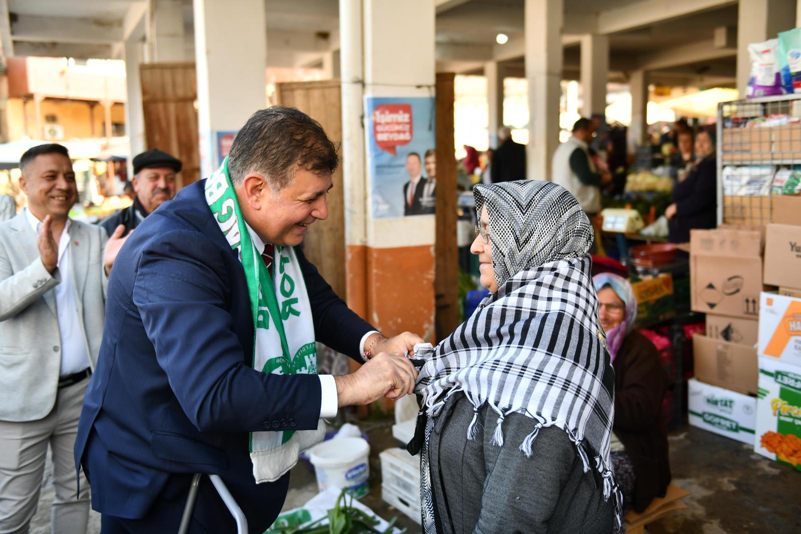 Başkan Tugay'dan Beydağ'a soğuk hava deposu ve greyder sözü