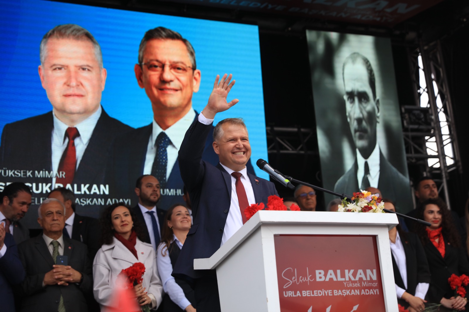 CHP Urla Belediye Başkan Adayı Selçuk Balkan’ın Seçim Ofisi Açılışı Mitinge Dönüştü!