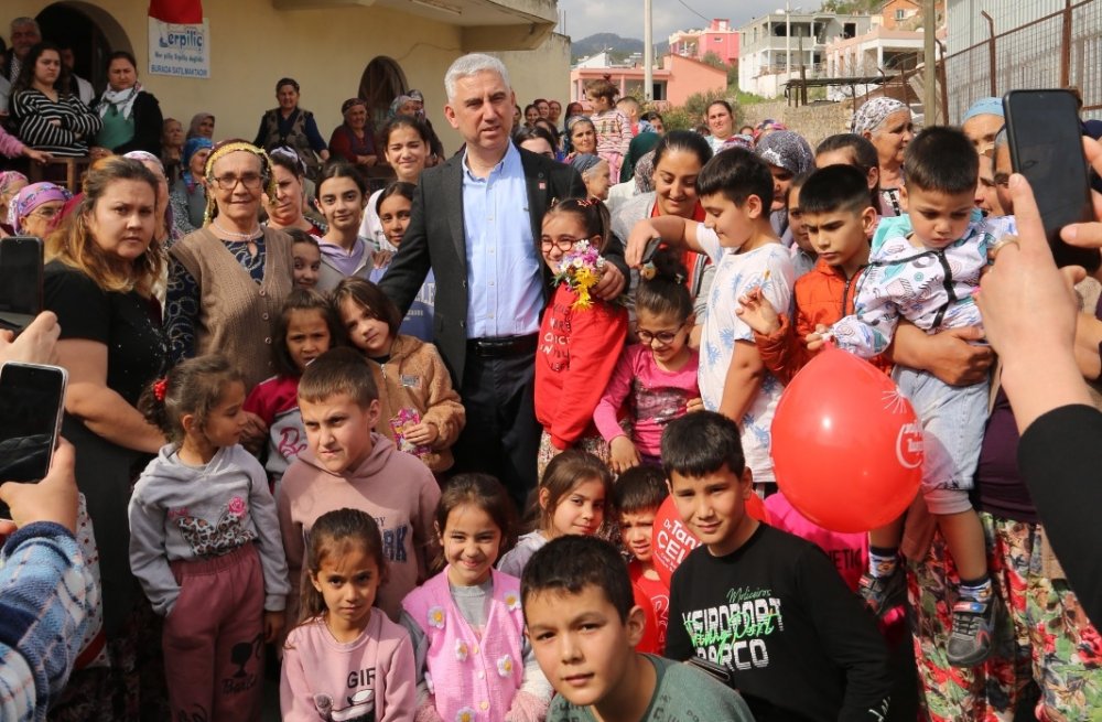 Bergama'da CHP’li Tanju Çelik'e sevgi seli!