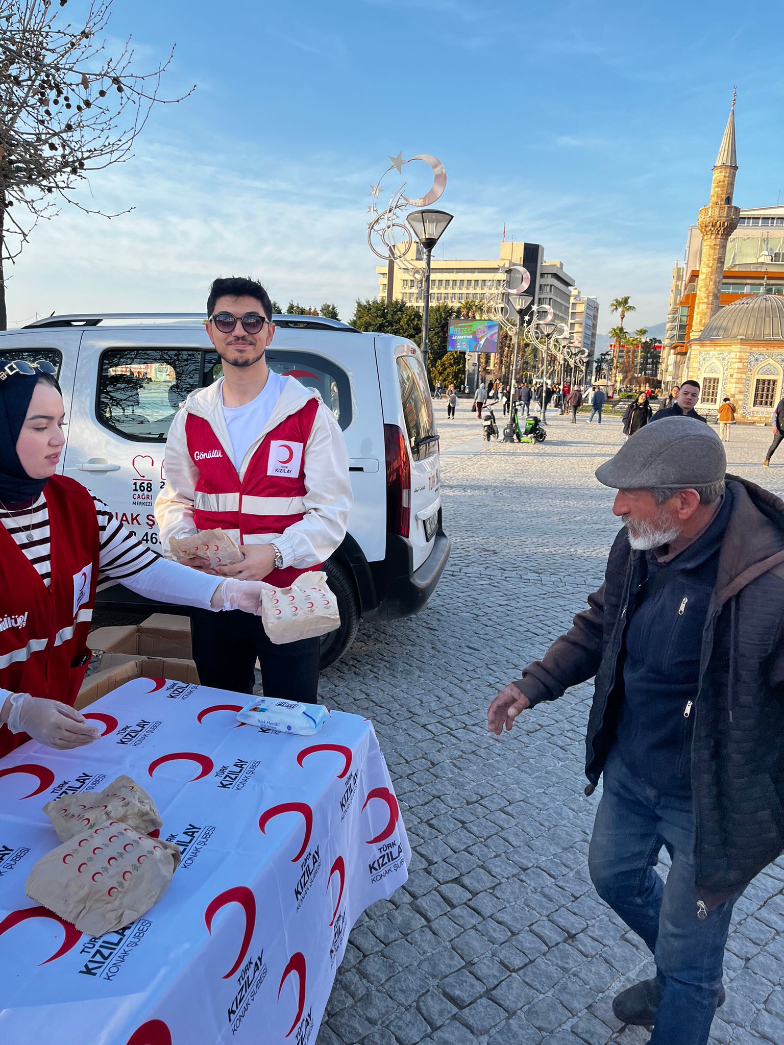 Kızılay Konak Şubesi, Ramazan Ayında Binlerce İhtiyaç Sahibine Ulaşıyor