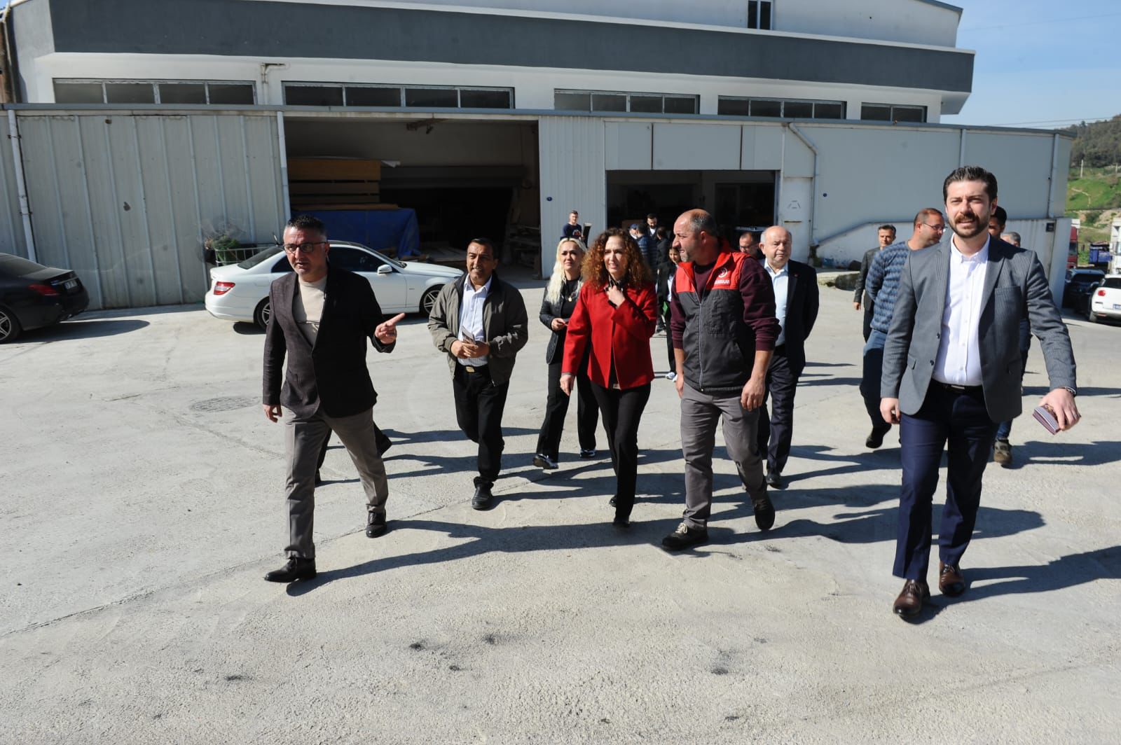 CHP Karşıyaka Adayı Ünsal sanayi sitesi esnafıyla buluştu 