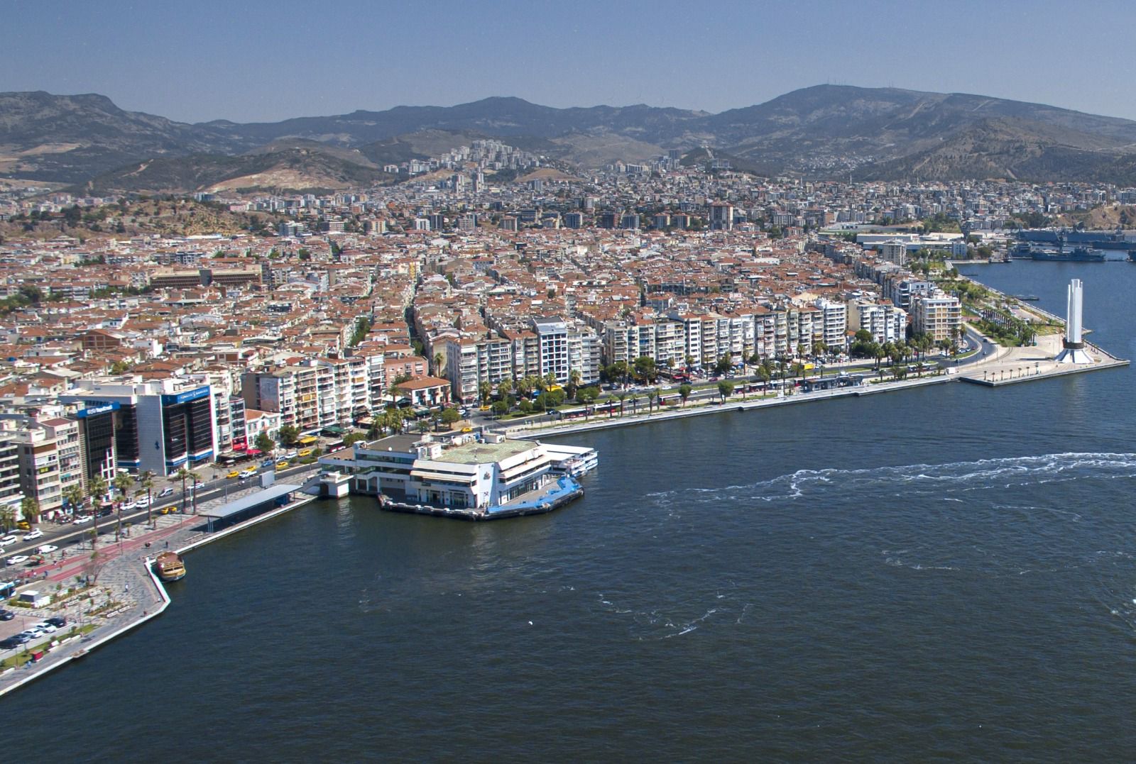 Karşıyaka’da yeni dönemin parolası: “Yeni Nesil Kalkınma Belediyeciliği”