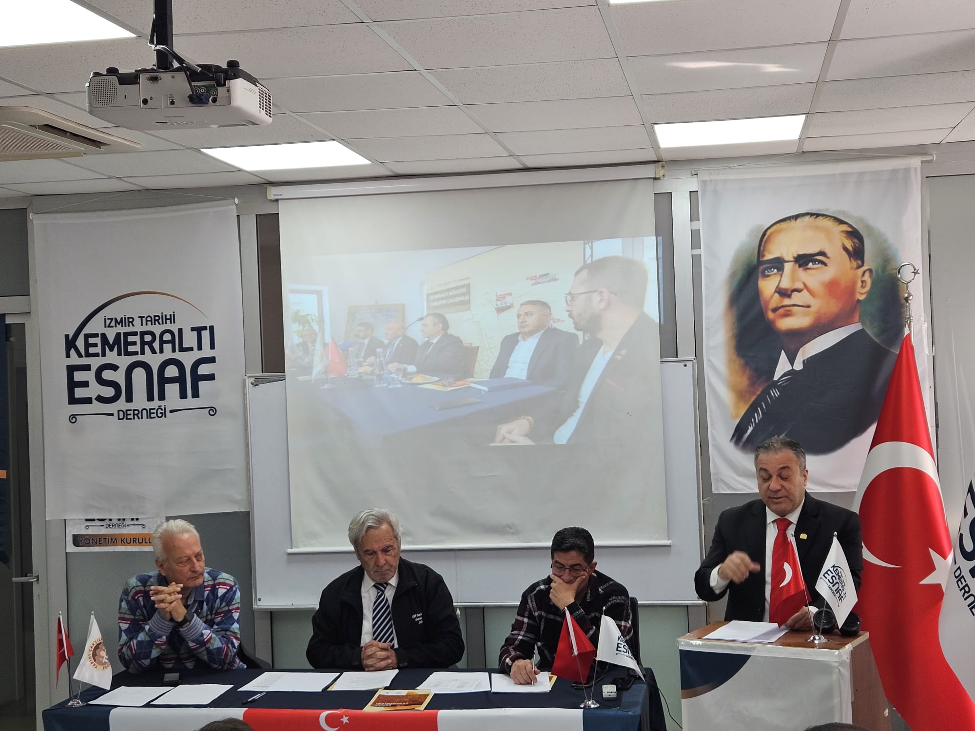 Kemeraltı Esnaf Derneği’nde Girgin ile yola devam 