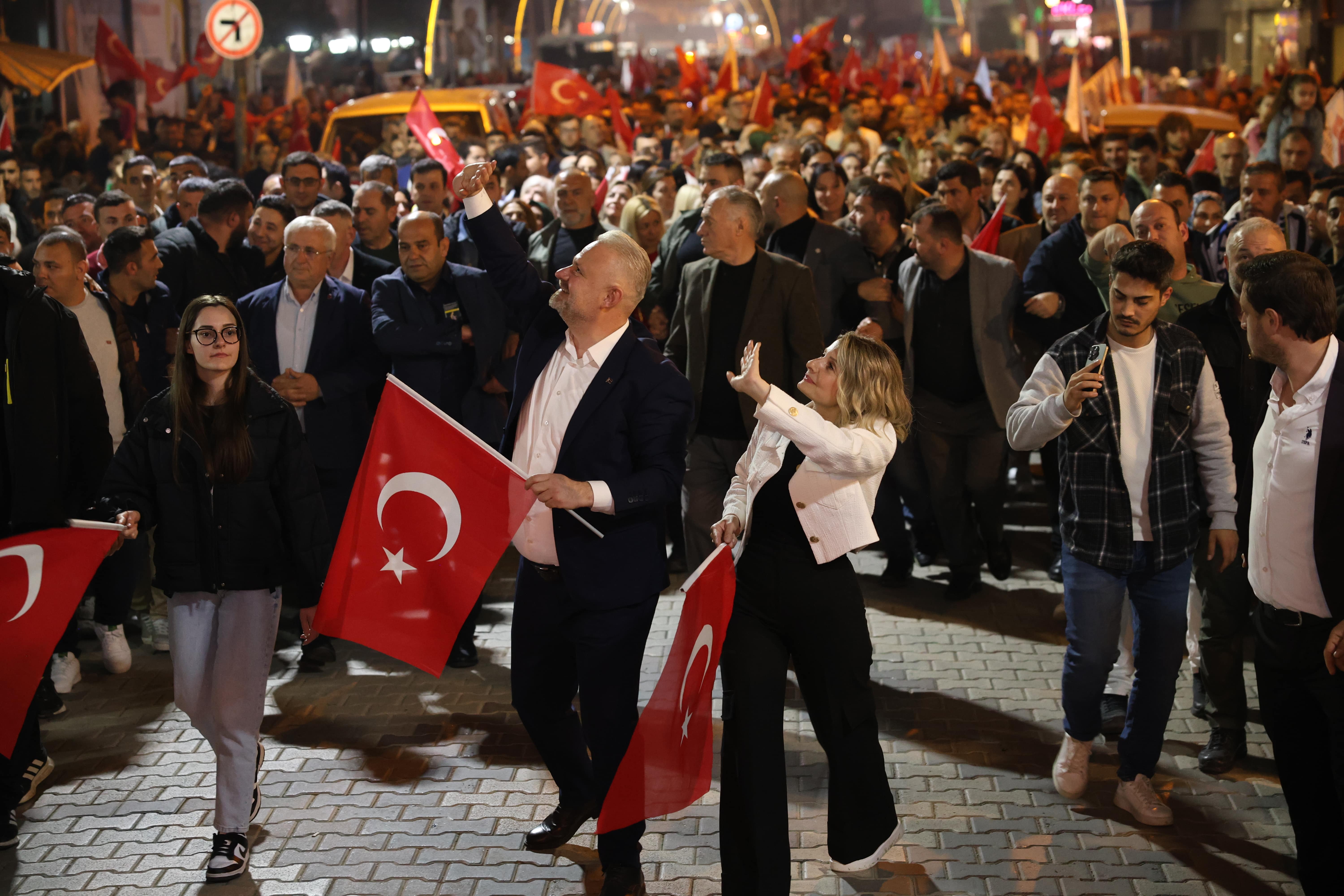 Menemen'de Muhteşem Kortej