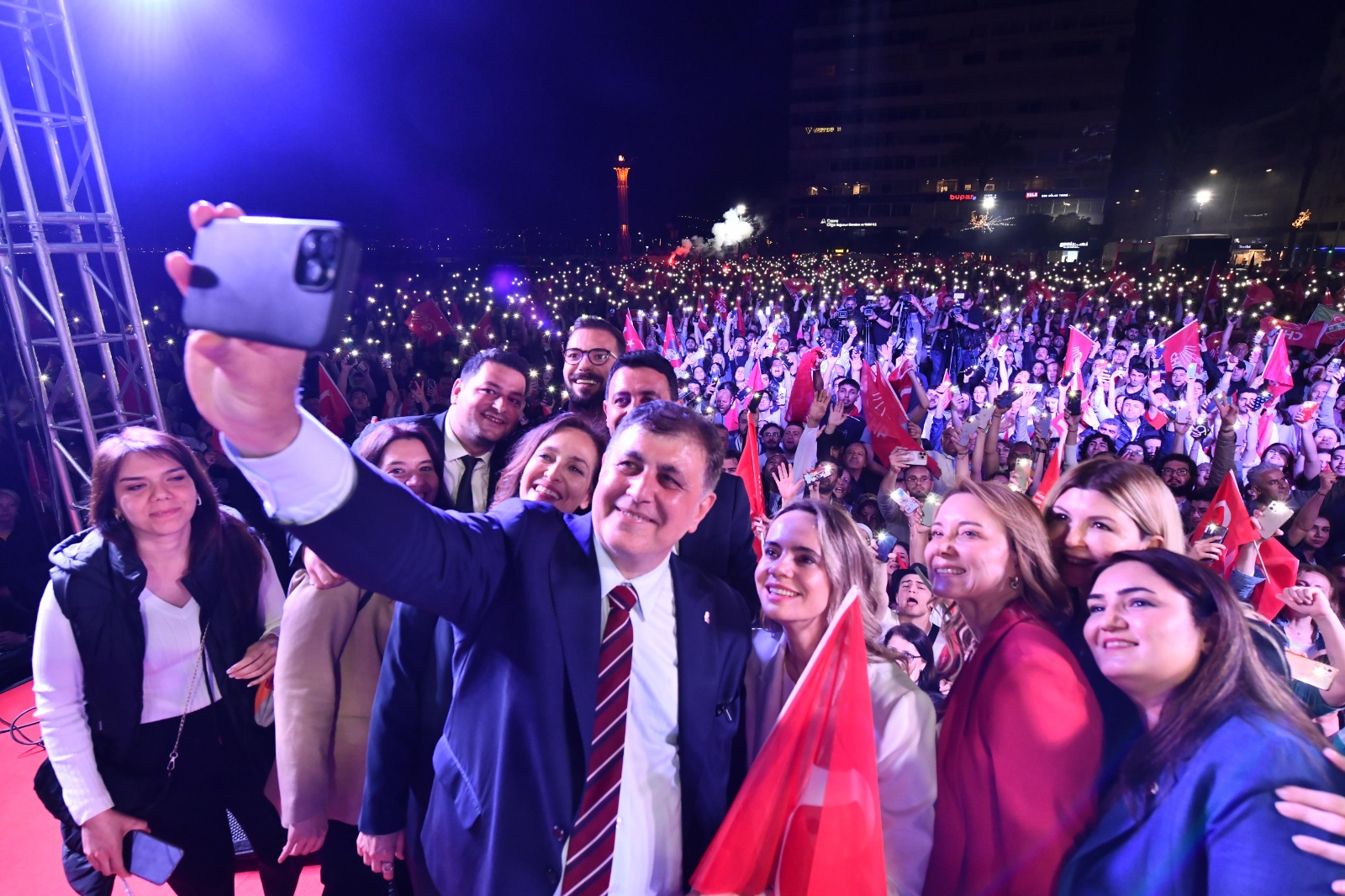 Cumhuriyet Meydanı'nda muhteşem final