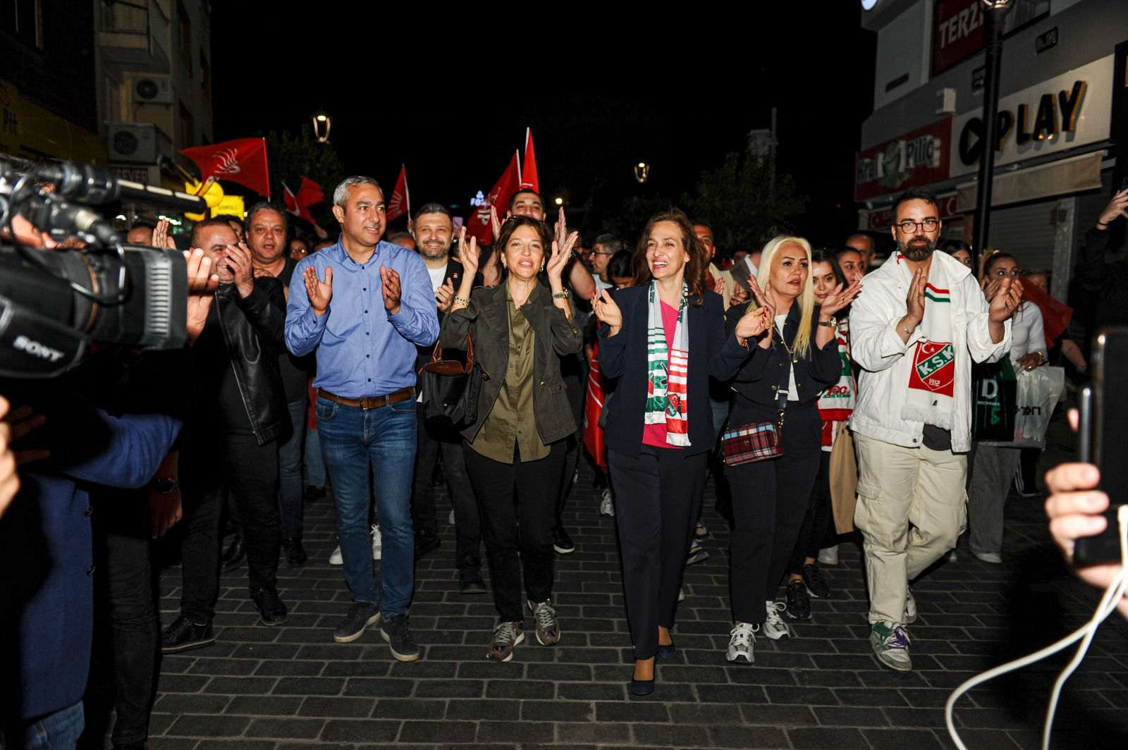 Karşıyaka’da Yıldız Ünsal’a muhteşem kutlama!