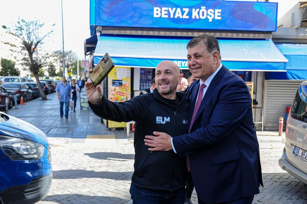 İlk ziyaret Zübeyde Ana’ya