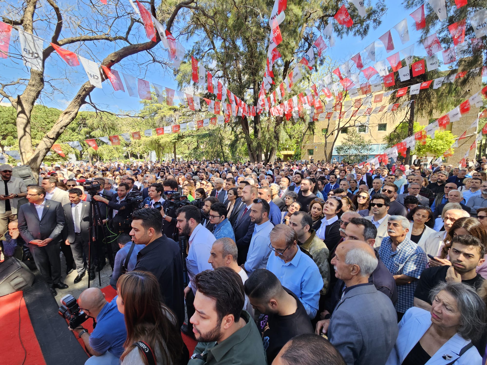 CHP İzmir’de bayram kutlamasında iktidar mesajları verdi 