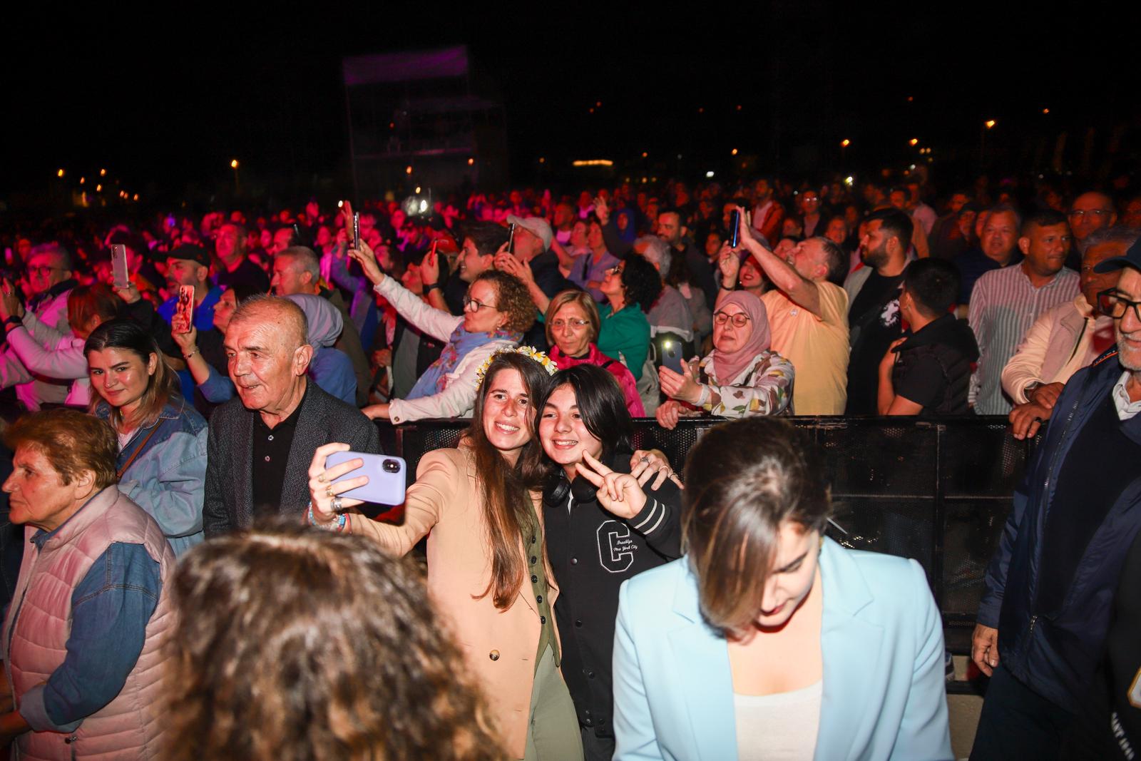 13. Alaçatı Ot Festivali’nde Ayhan Sicimoğlu rüzgarı