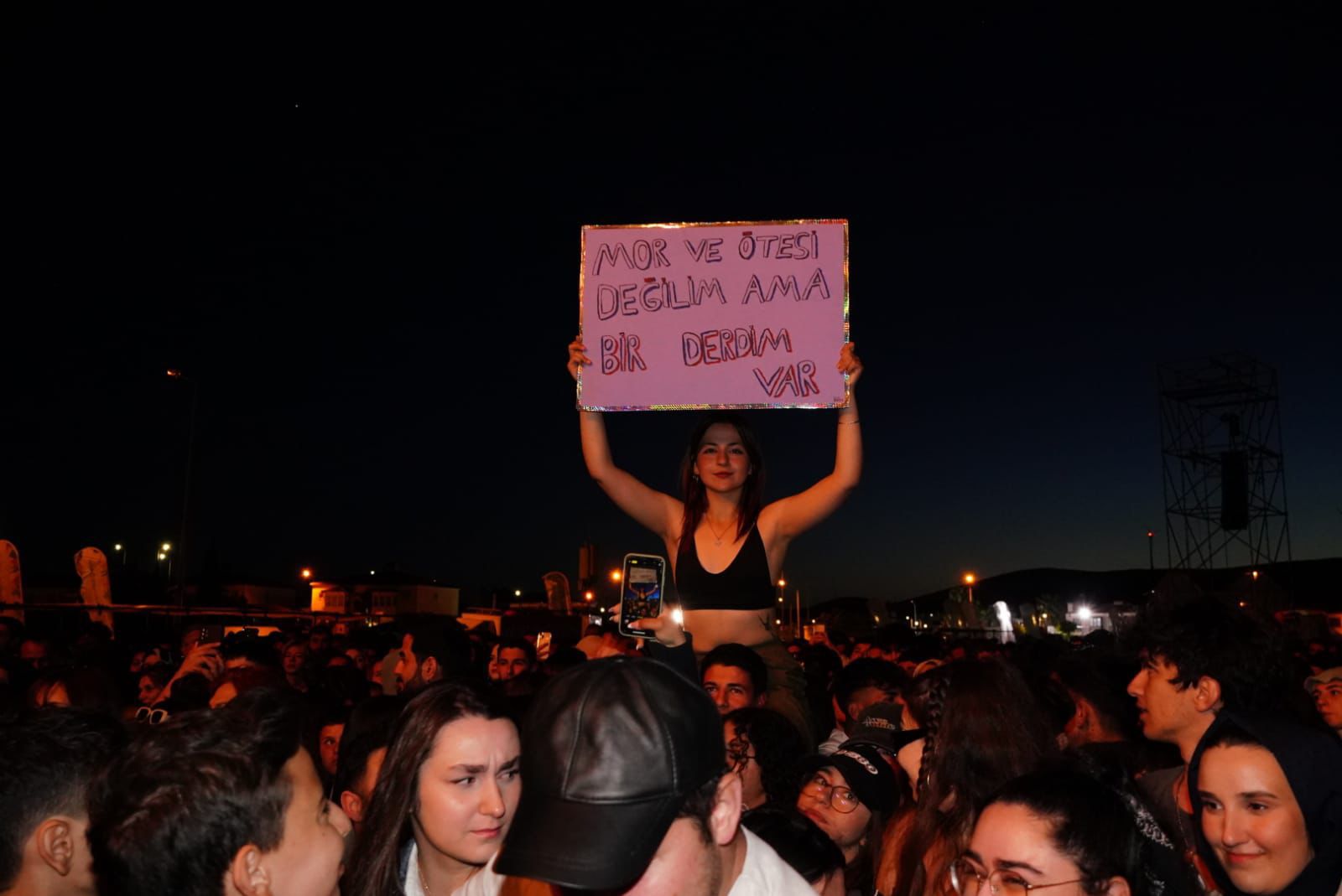 Mor ve Ötesi Alaçatı'yı mest etti