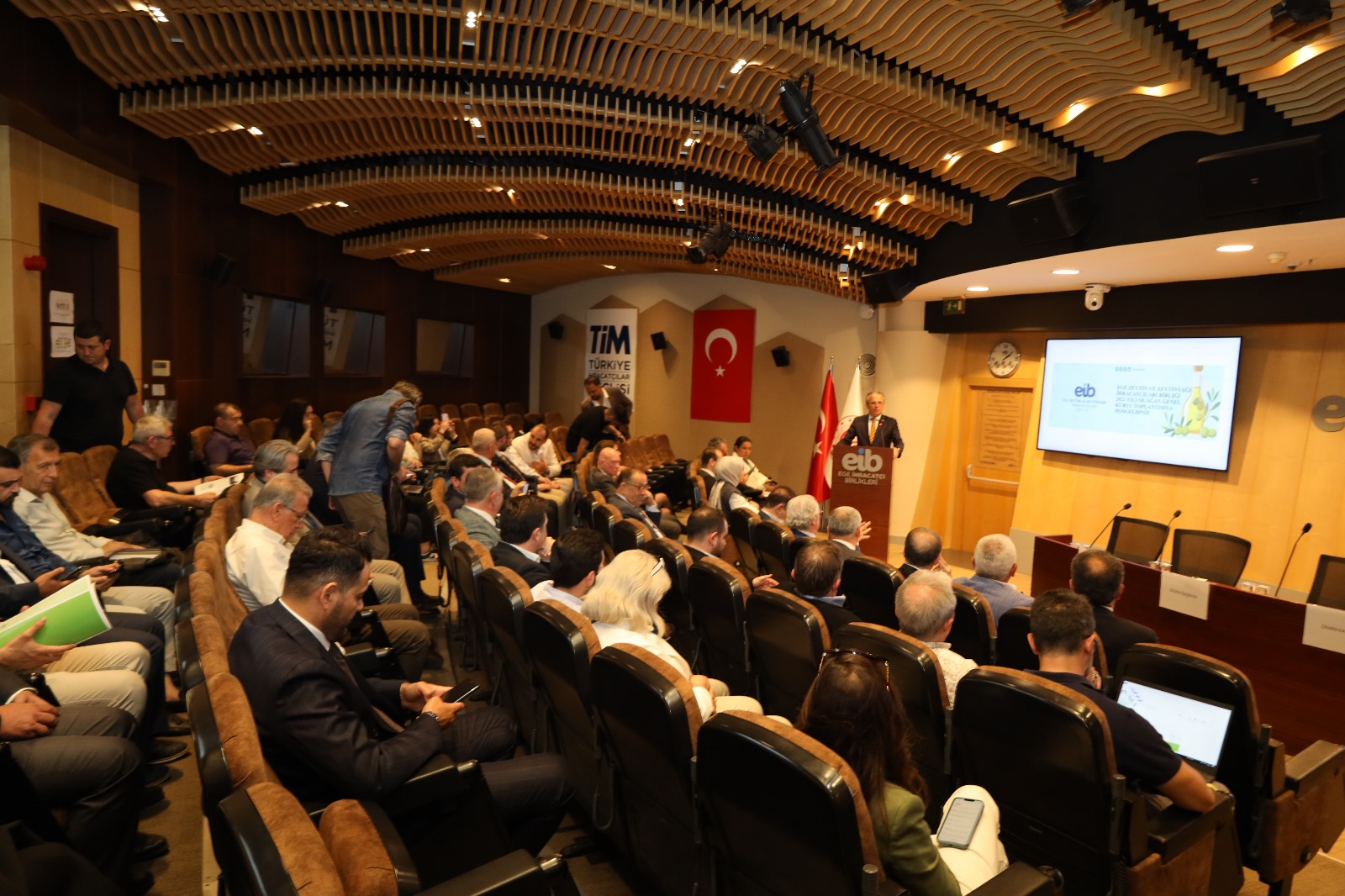 Egeli zeytin zeytinyağı ihracatçıları ambalajlı ihracatı ödüllendirdi