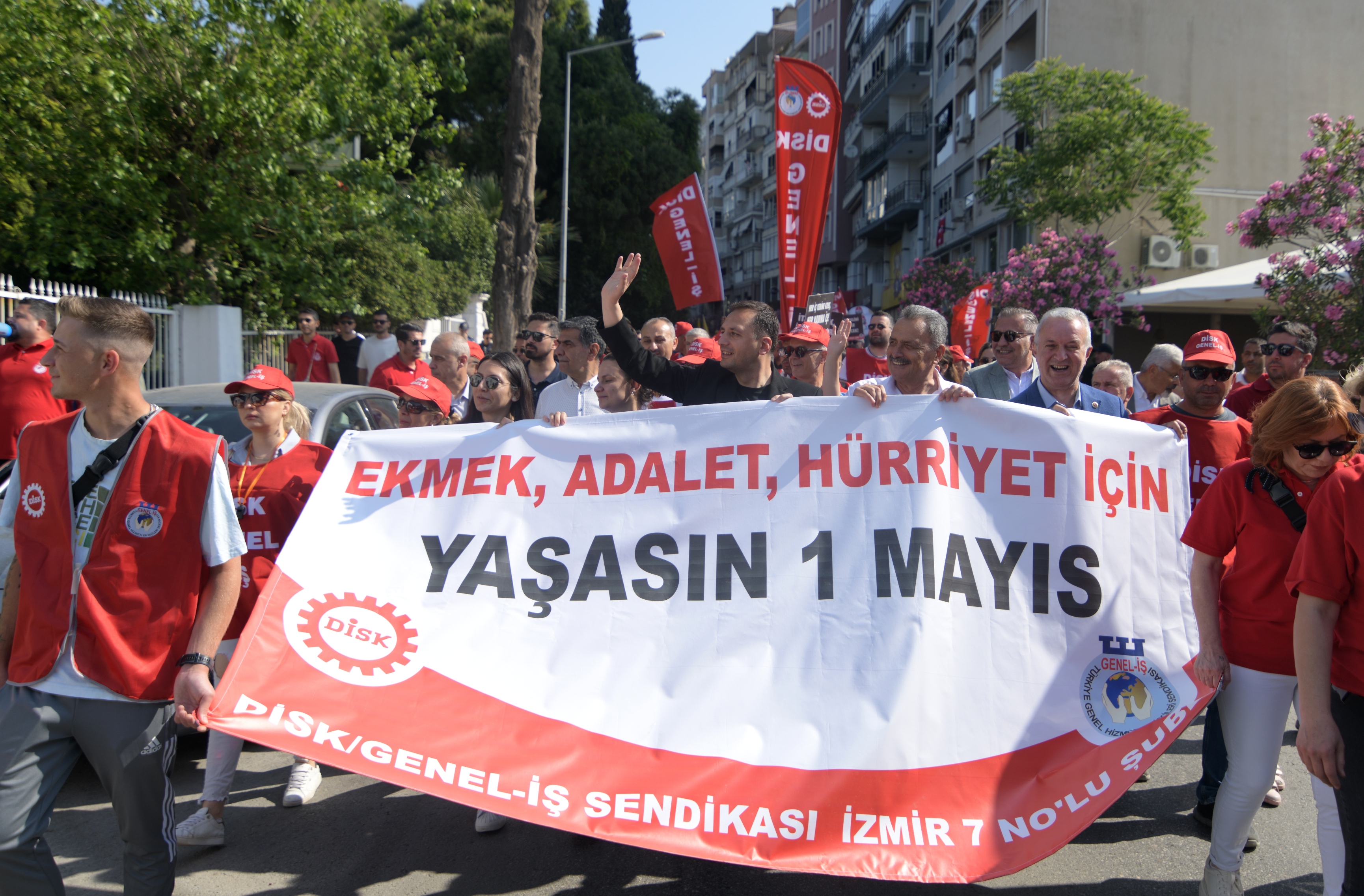Başkan Eşki işçilerle yürüdü