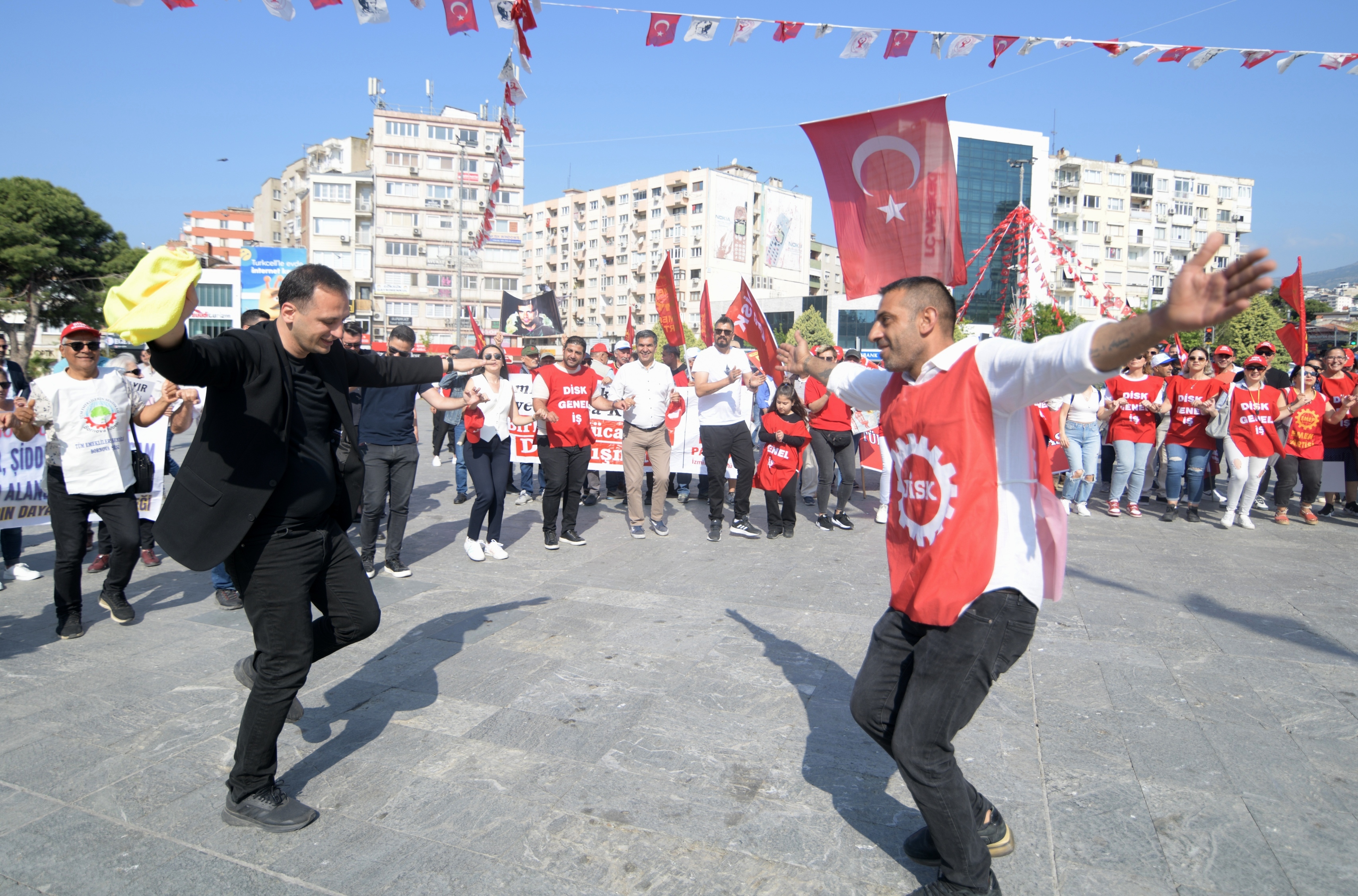 Başkan Eşki işçilerle yürüdü