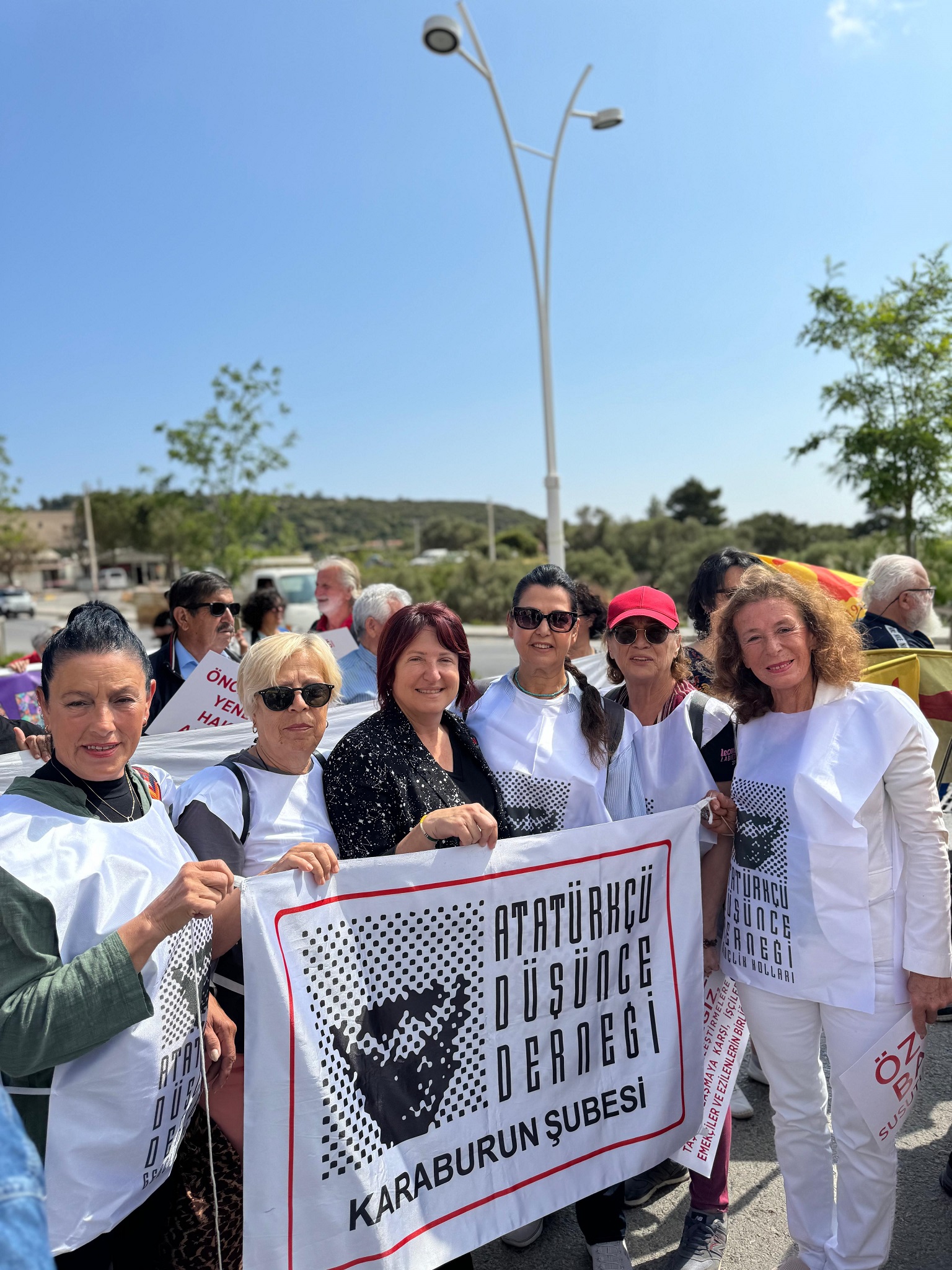 Karaburun Demokrasi Güçleri: Bize Her Yer Taksim!