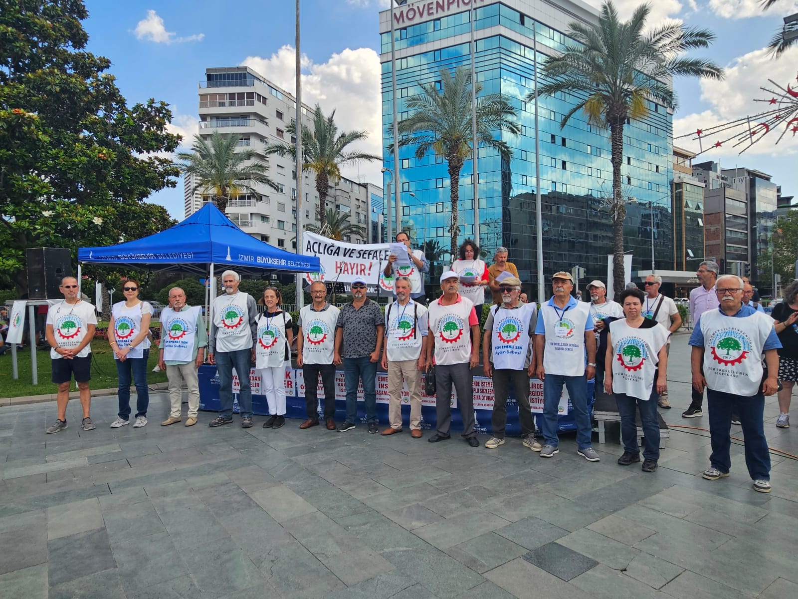 Emekliler İzmir’den seslendi: ‘Açlığa ve sefalete teslim olmayacağız’