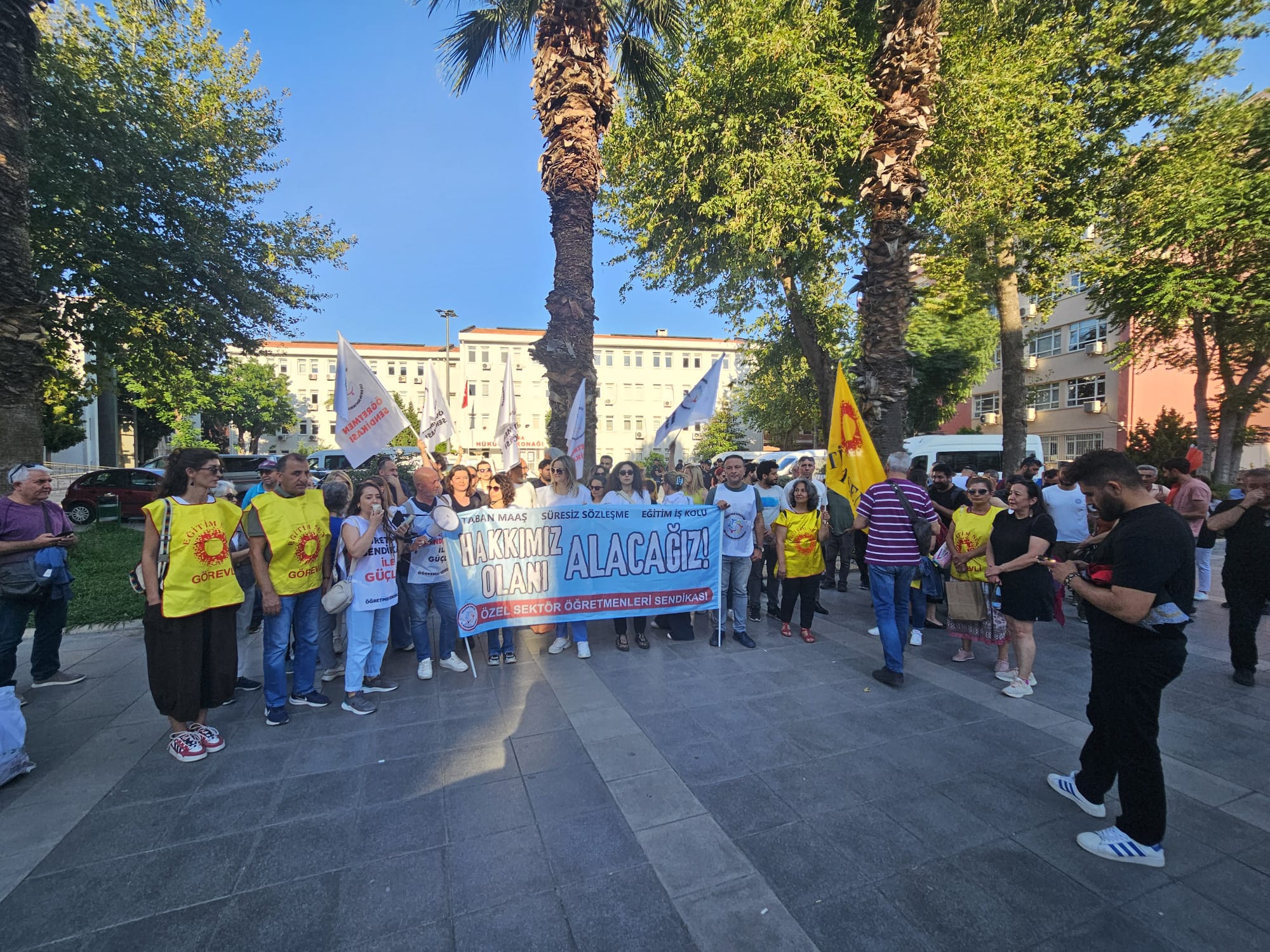Öğretmenlerin ‘Eğitim Nöbeti’ devam ediyor