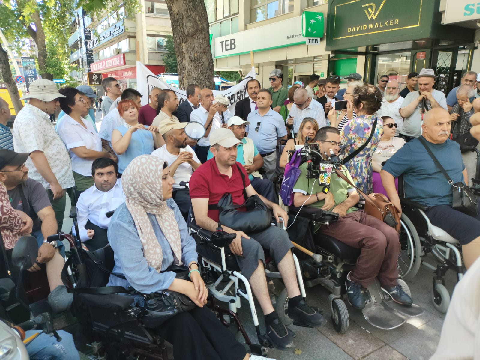 Engellilerin Haklarına Erişim Platformu: "Engellilerin ÖTV'siz araç alma hakkına müdahale"