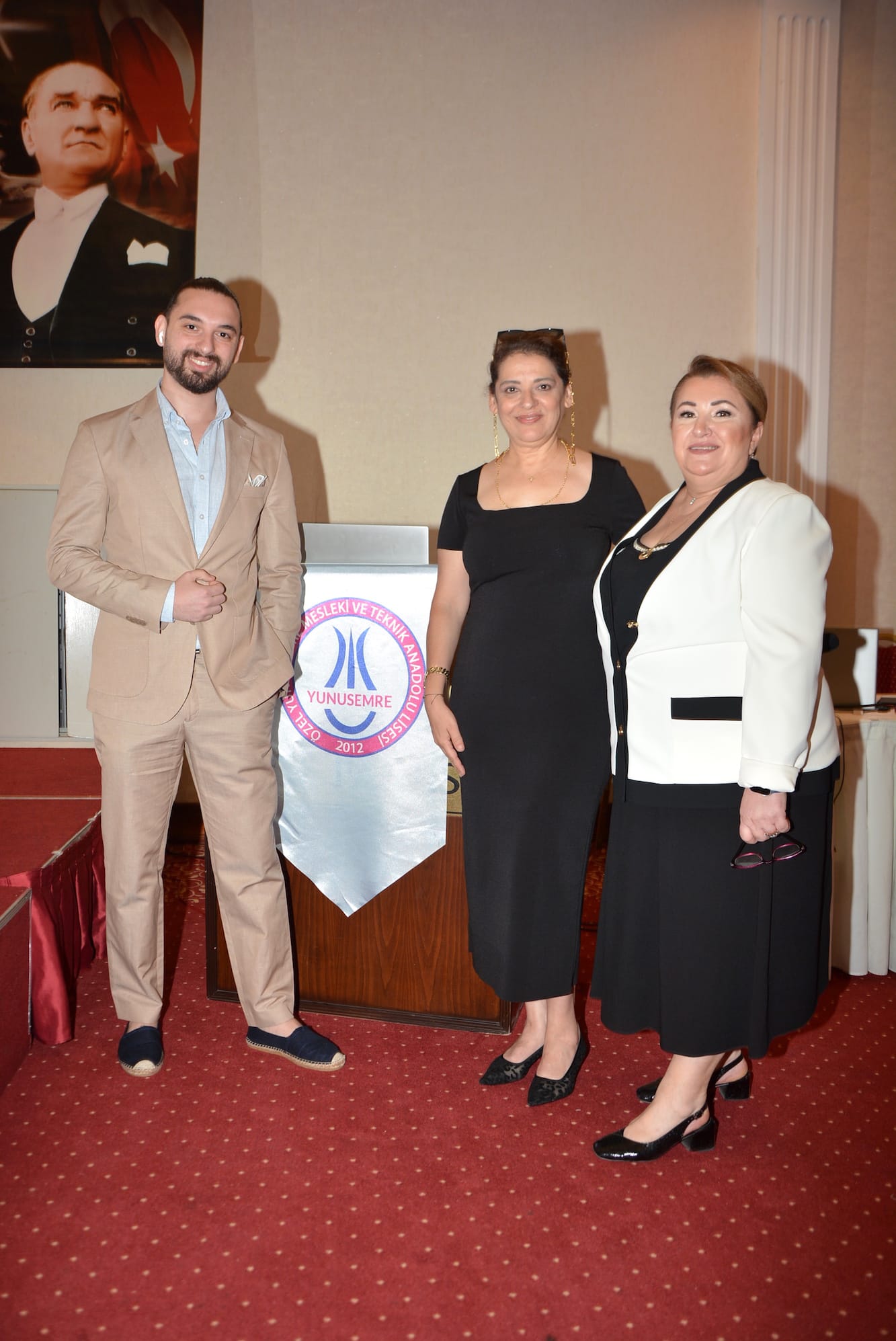 Özel Yunus Emre Sağlık Koleji, mezunlarını geleceğe uğurladı
