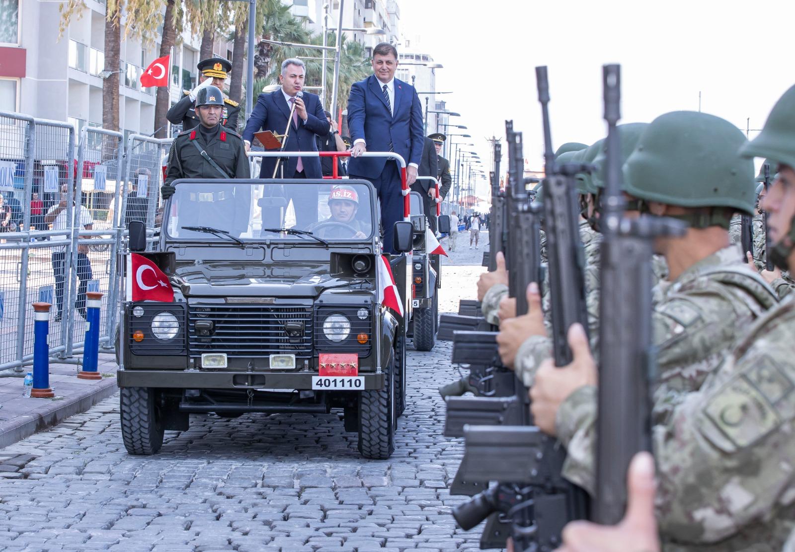İzmir'de 30 Ağustos Zafer Bayramı kutlamaları başladı