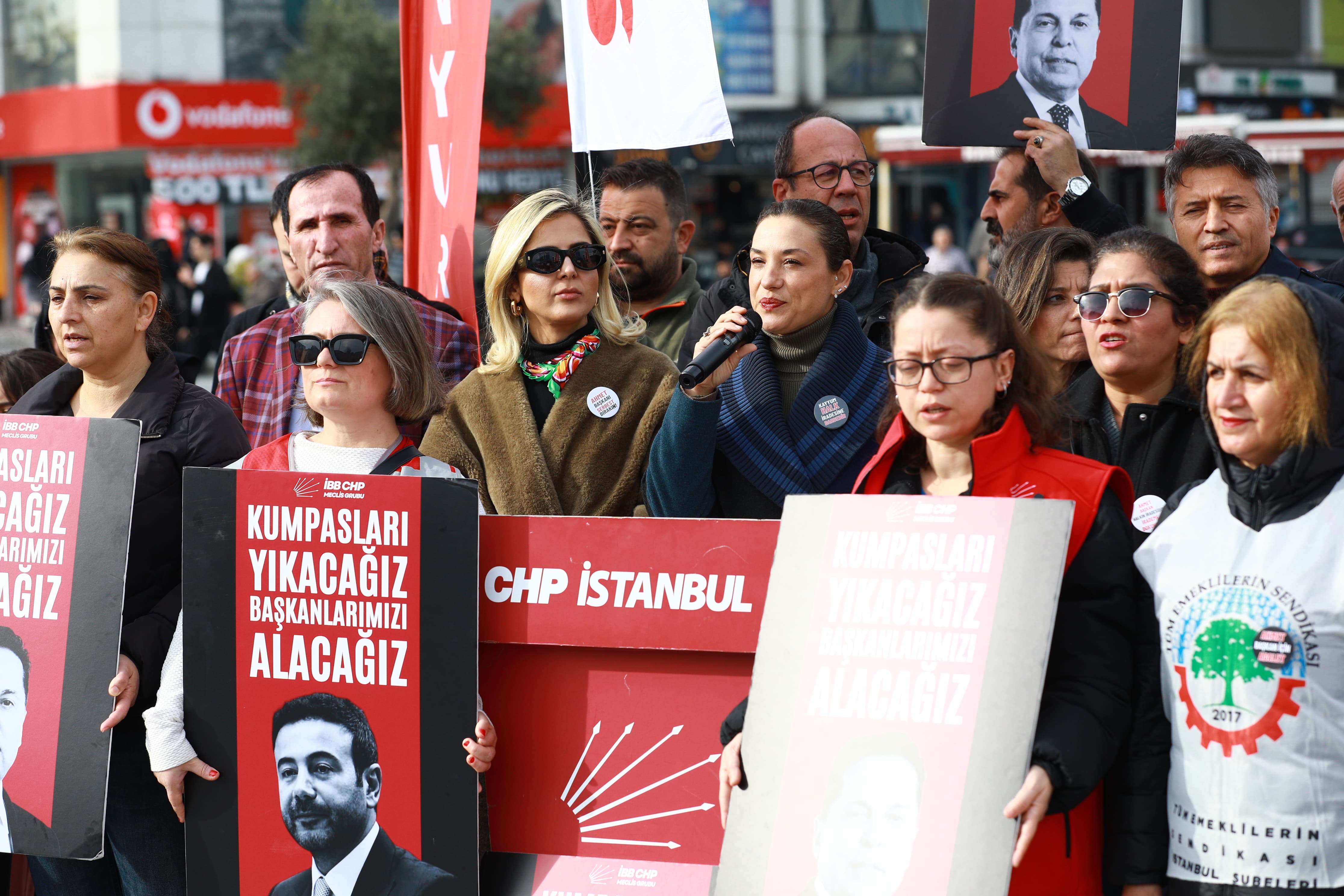 Esenyurt’taki Demokrasi Mücadelesine Efes Selçuk’tan Güçlü Destek!
