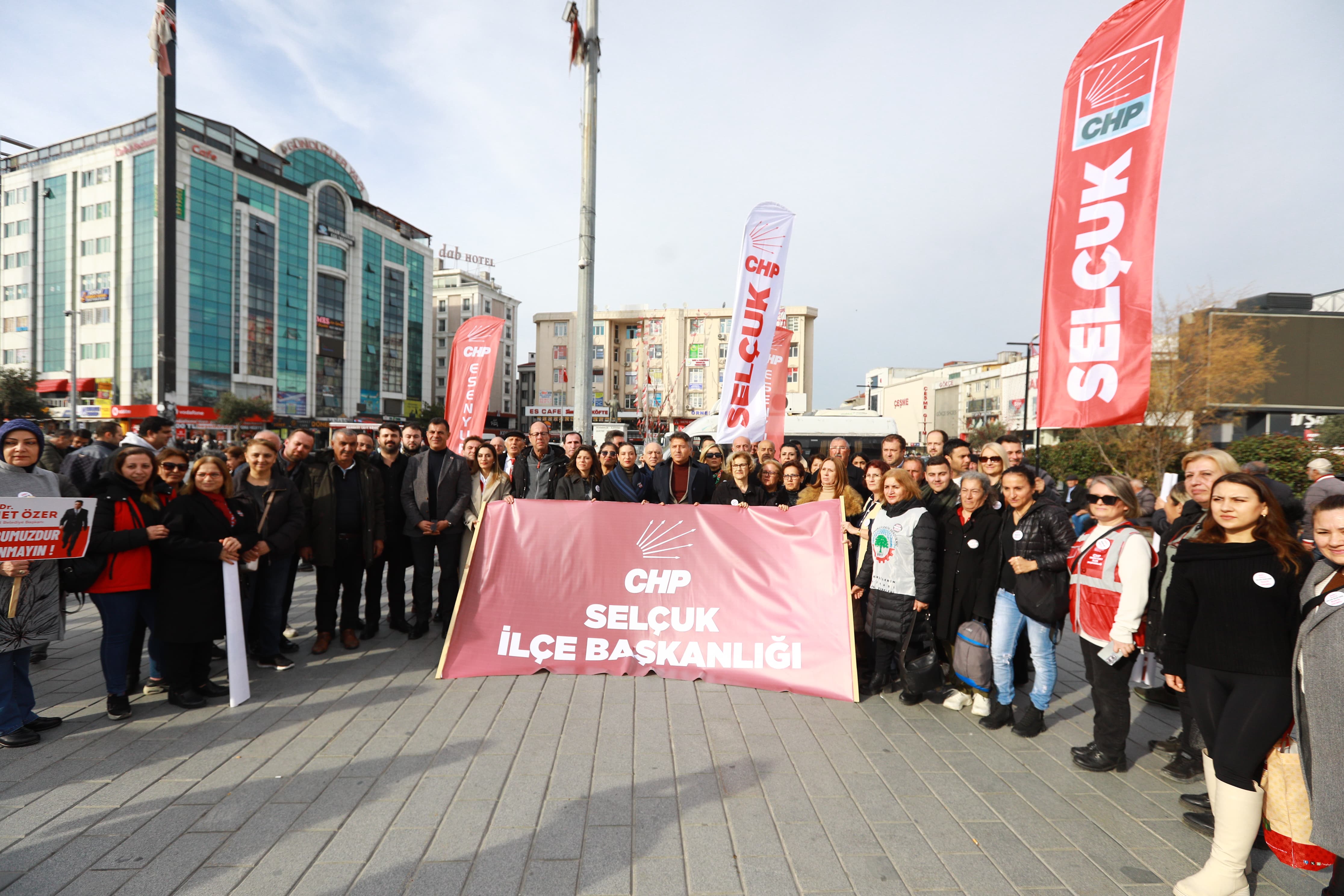 Esenyurt’taki Demokrasi Mücadelesine Efes Selçuk’tan Güçlü Destek!