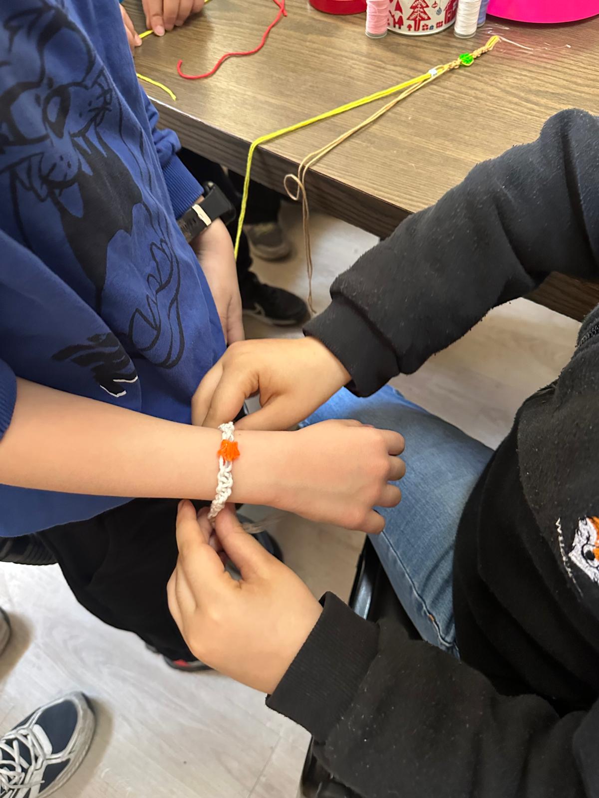 Menderes Alpaslan İlkokulu'nda Harezmi Eğitimi ile Farkındalık ve Teknoloji Buluştu