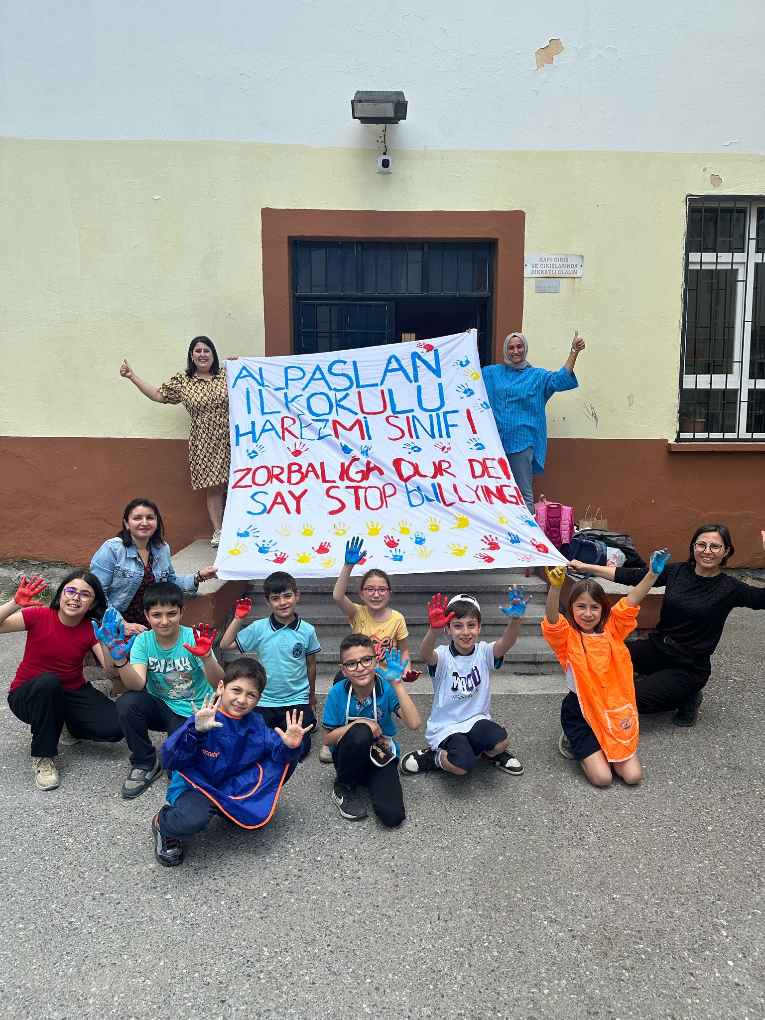 Menderes Alpaslan İlkokulu'nda Harezmi Eğitimi ile Farkındalık ve Teknoloji Buluştu