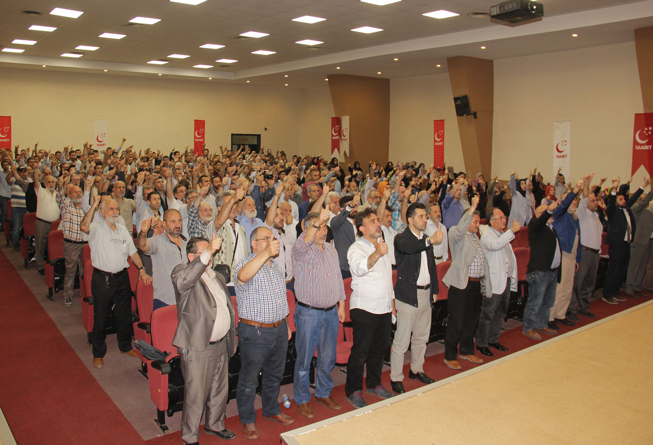 Saadet İzmir, çalışma programı için kolları sıvadı