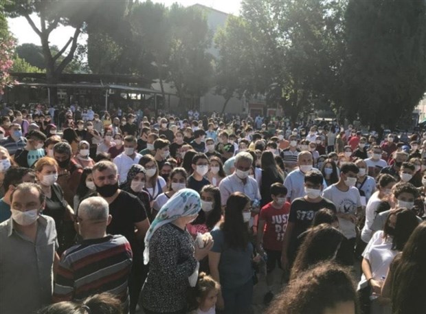 Koronavirüs gölgesinde LGS: Sosyal mesafe kayboldu