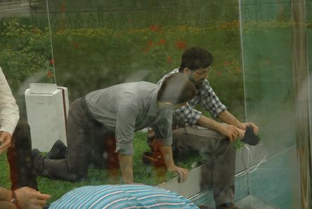 Heykelin kopan başı yerine kondu