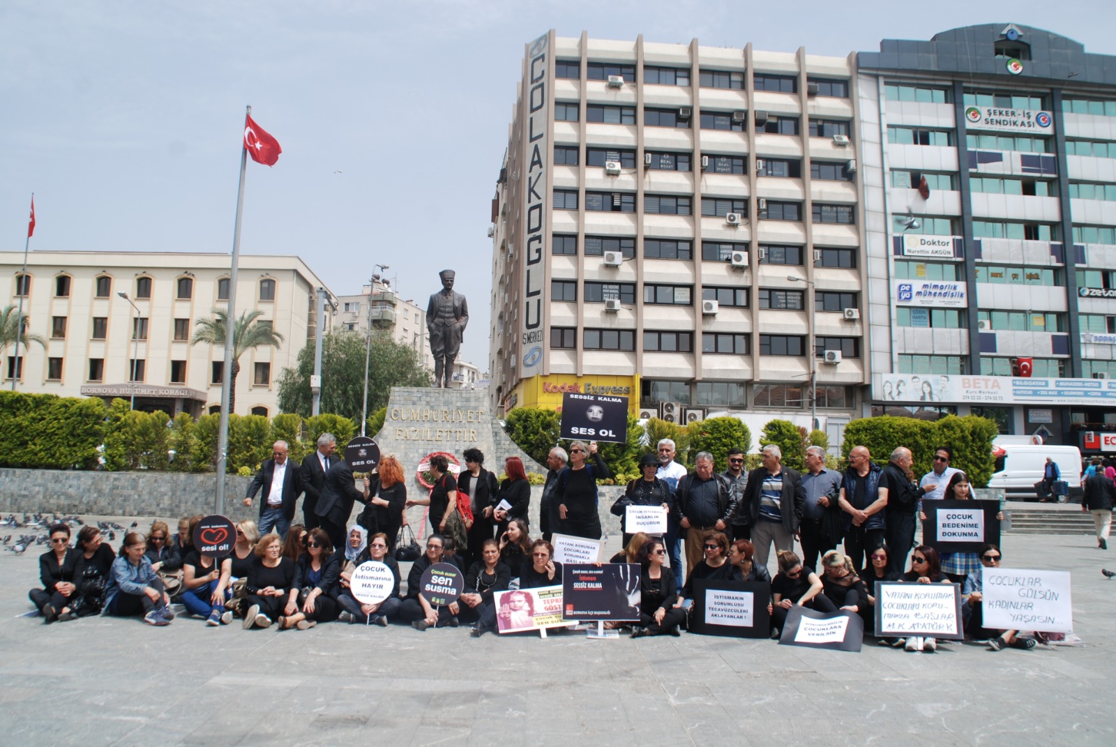 CHP Bornova Kadın Kolları: Artık yeter diyoruz