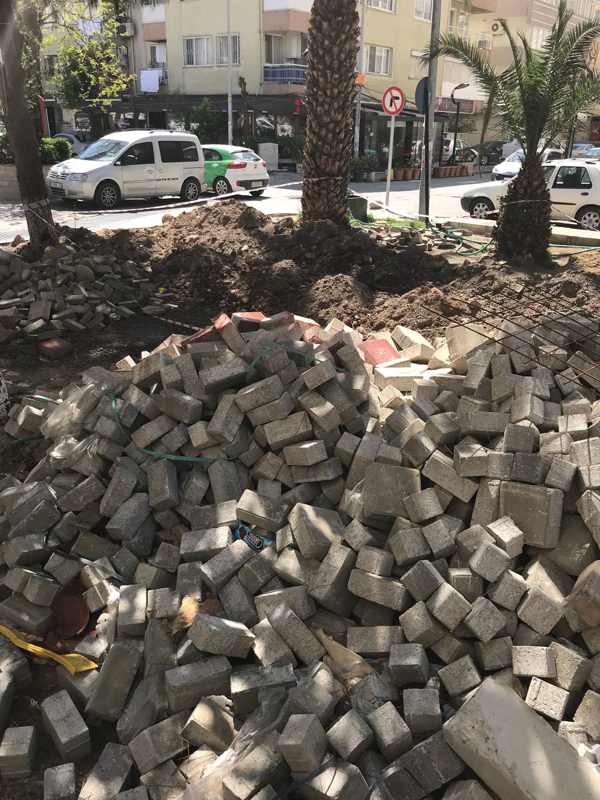 Karabağlar'da 4 aydır bitmeyen çile