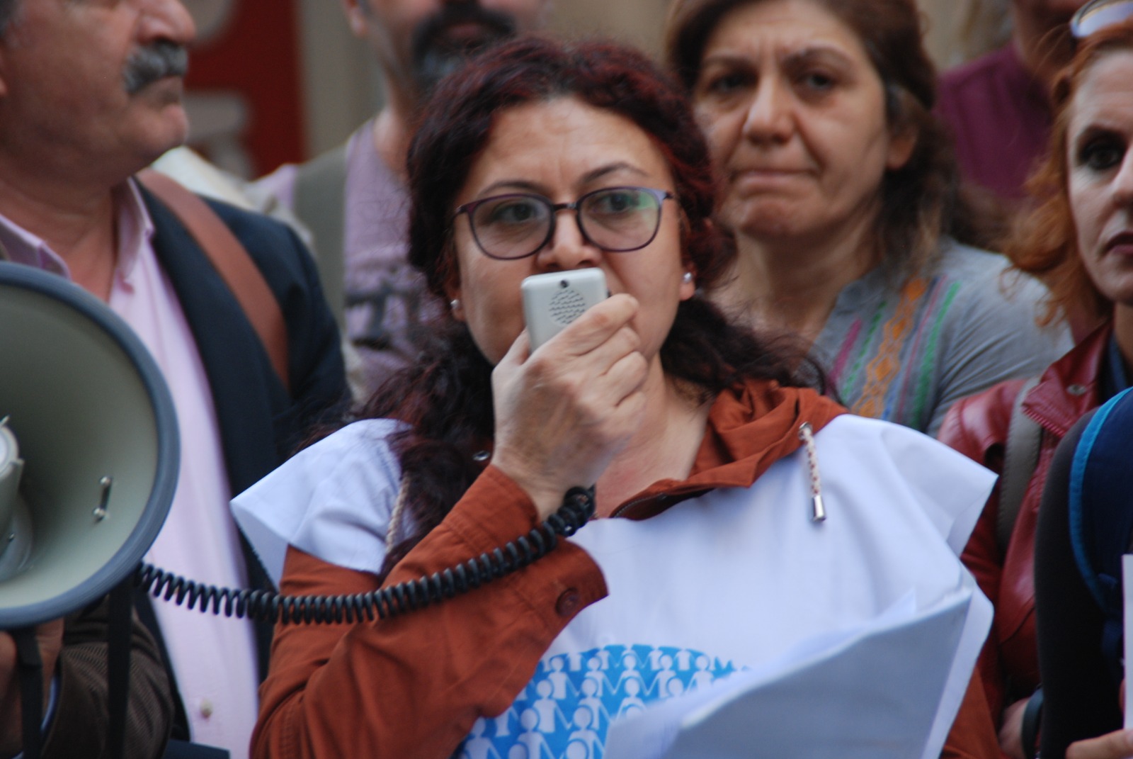 KESK İzmir’den çocuk istismarına karşı protesto