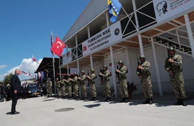 Cumhurbaşkanı Erdoğan, Bosna'da ‘Barış Gücü’nde görevli Türk askerleri ziyaret etti