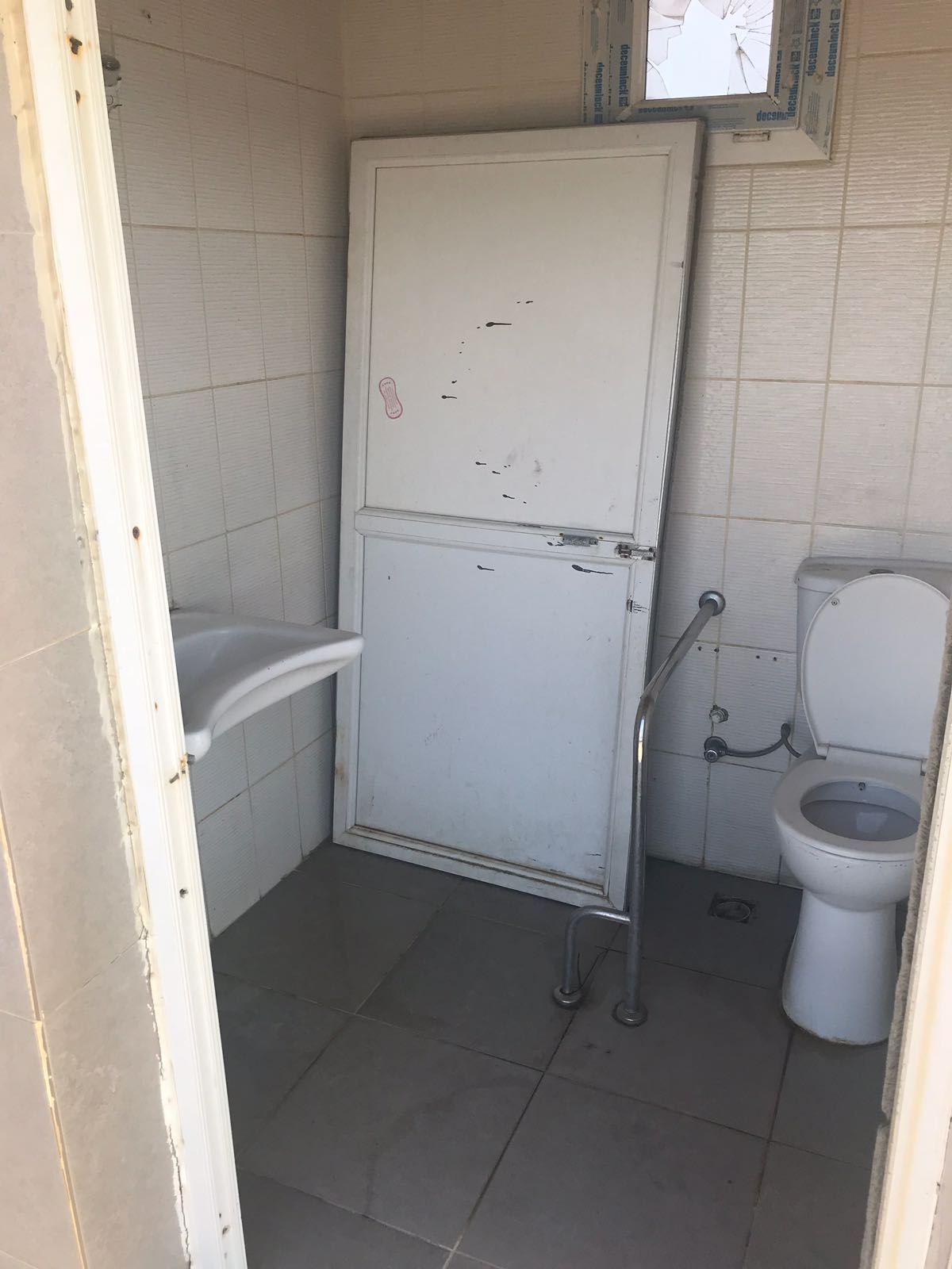 Güzelbahçe'nin plajları tehlike saçıyor
