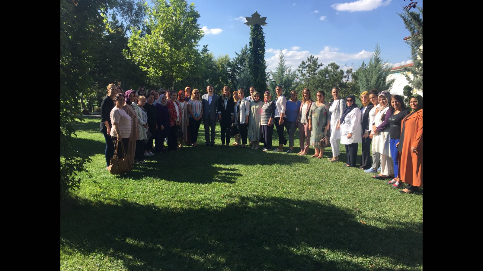 Dr. Ahu Pakdemirli, İzmirli kadınları yalnız bırakmadı