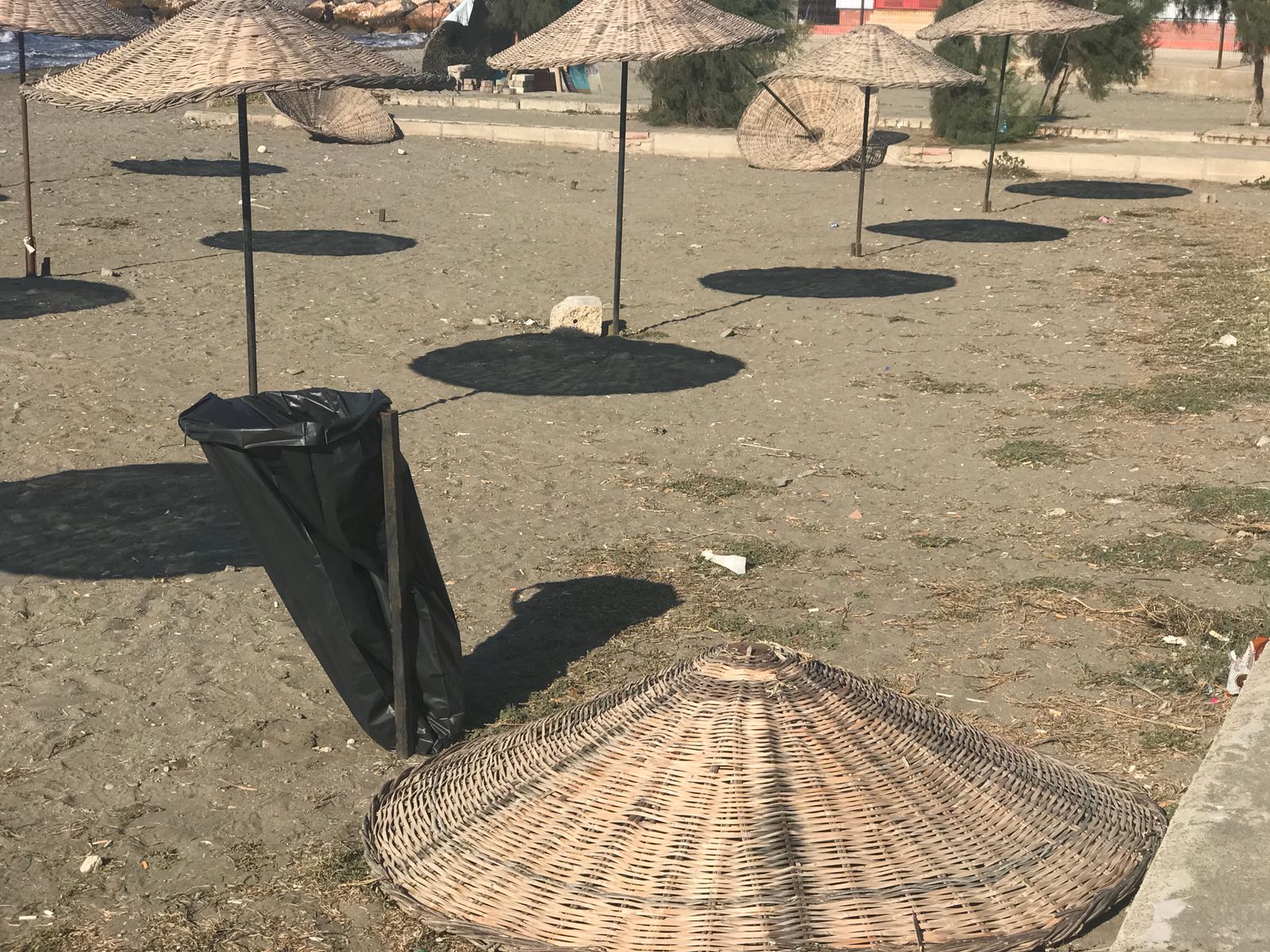 Güzelbahçe'nin plajları tehlike saçıyor