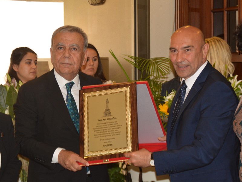 Kocaoğlu koltuğu Soyer'e devretti